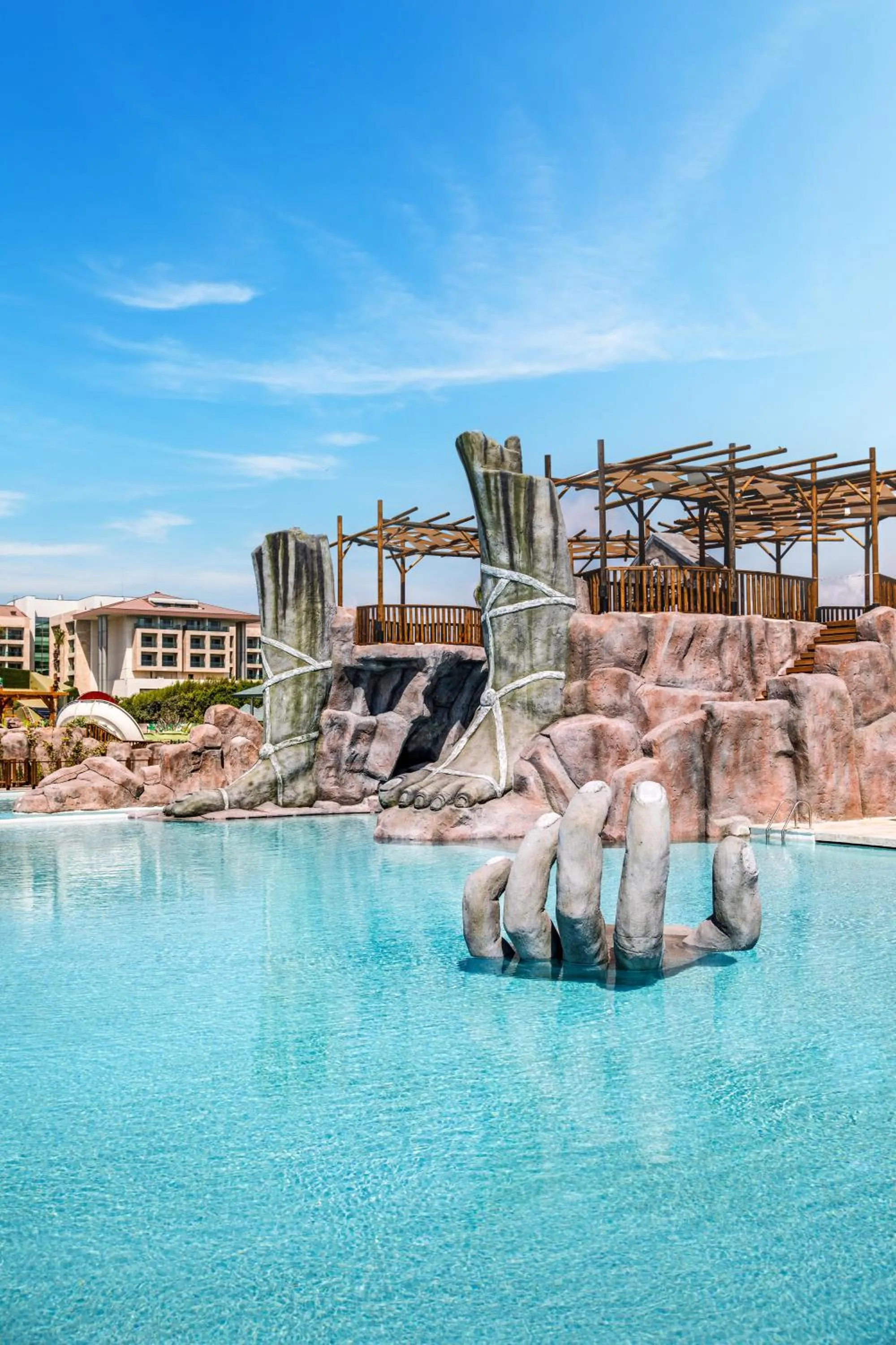 Swimming pool in Regnum The Crown