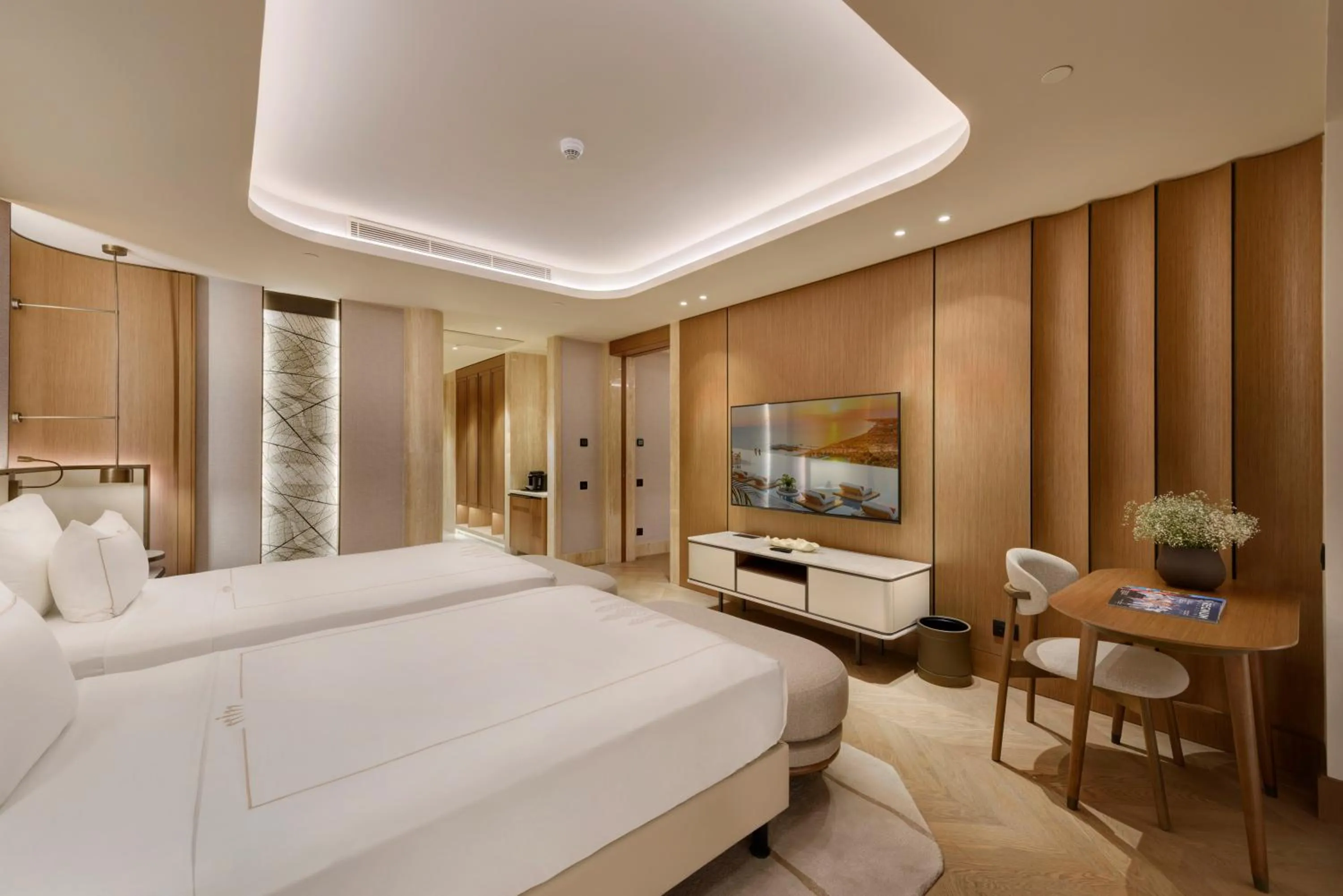 TV and multimedia, Bed in Regnum The Crown