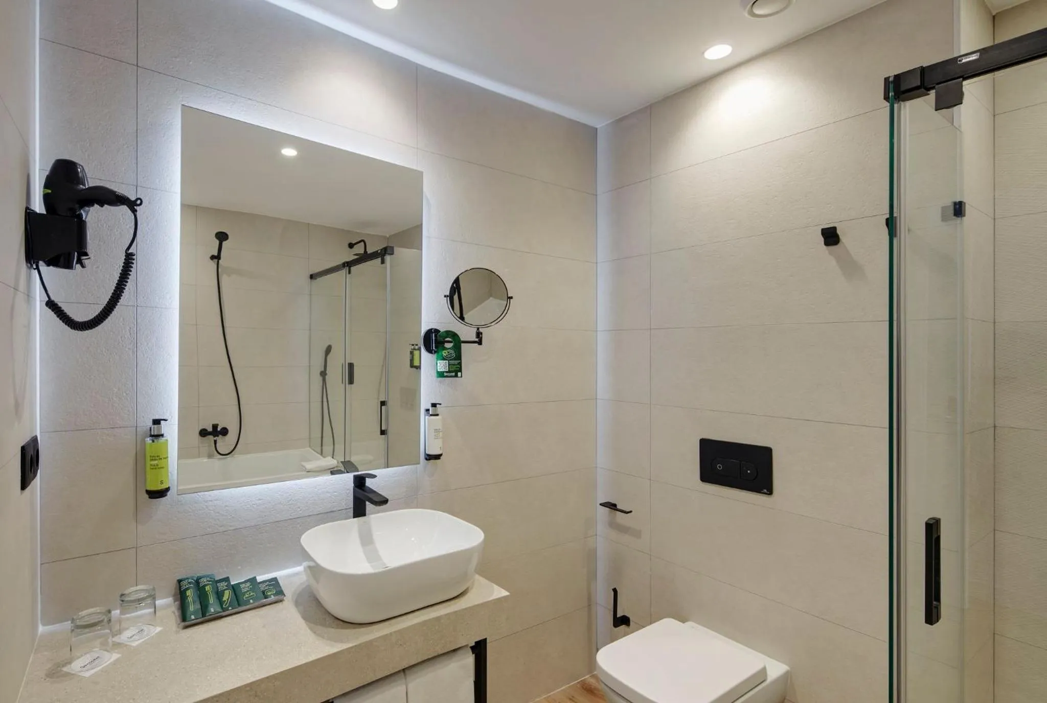 Bathroom in Sercotel Cruz Del Mar