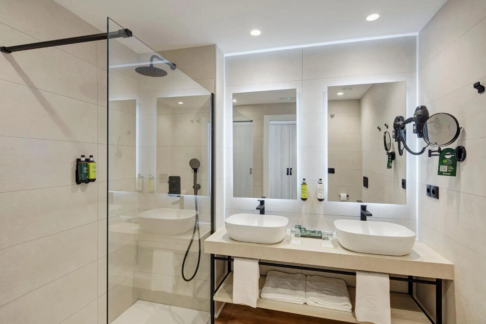 Bathroom in Sercotel Cruz Del Mar