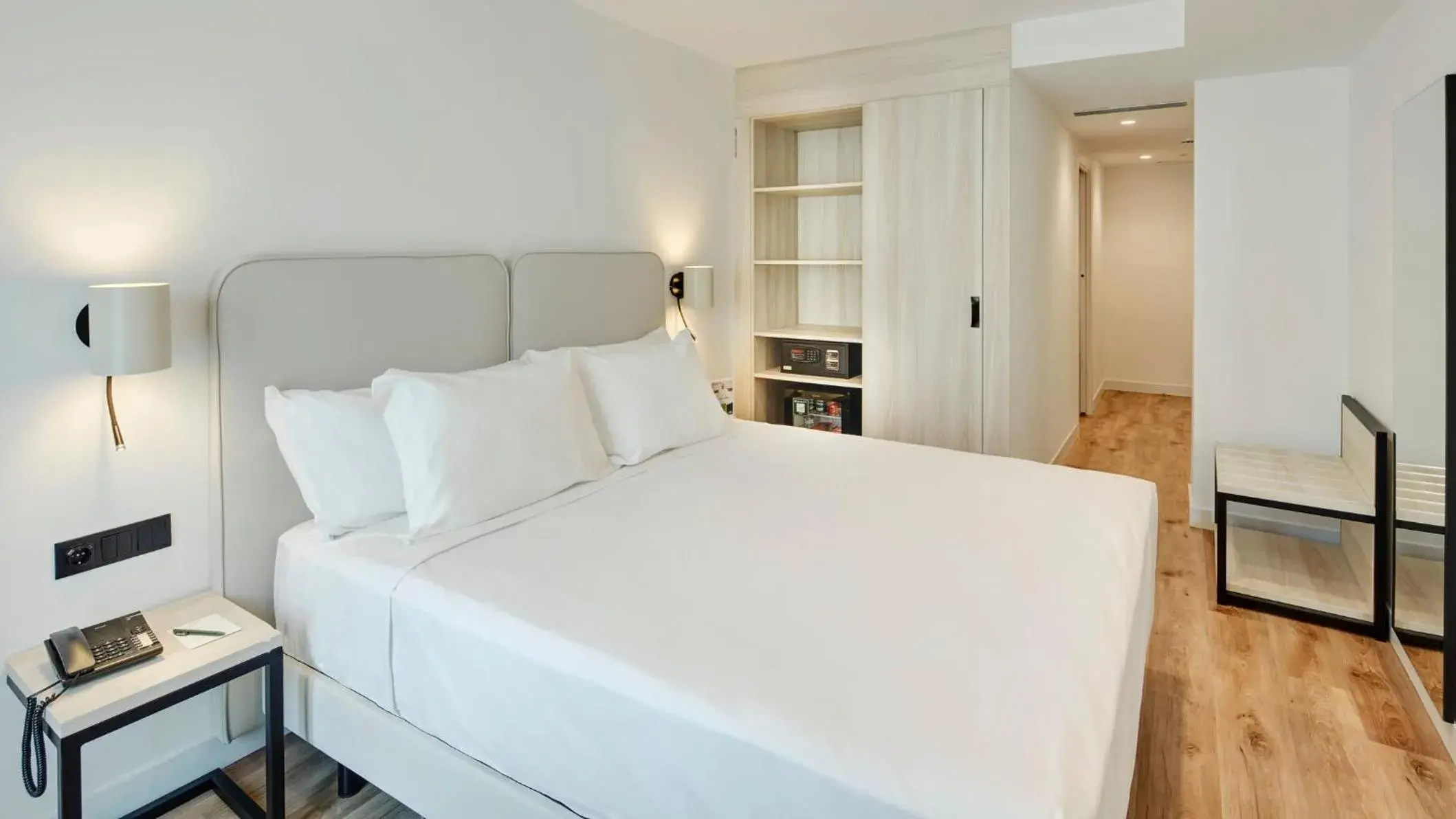 Photo of the whole room, Bed in Sercotel Cruz Del Mar Photo of the whole room, Bed in Sercotel Cruz Del Mar