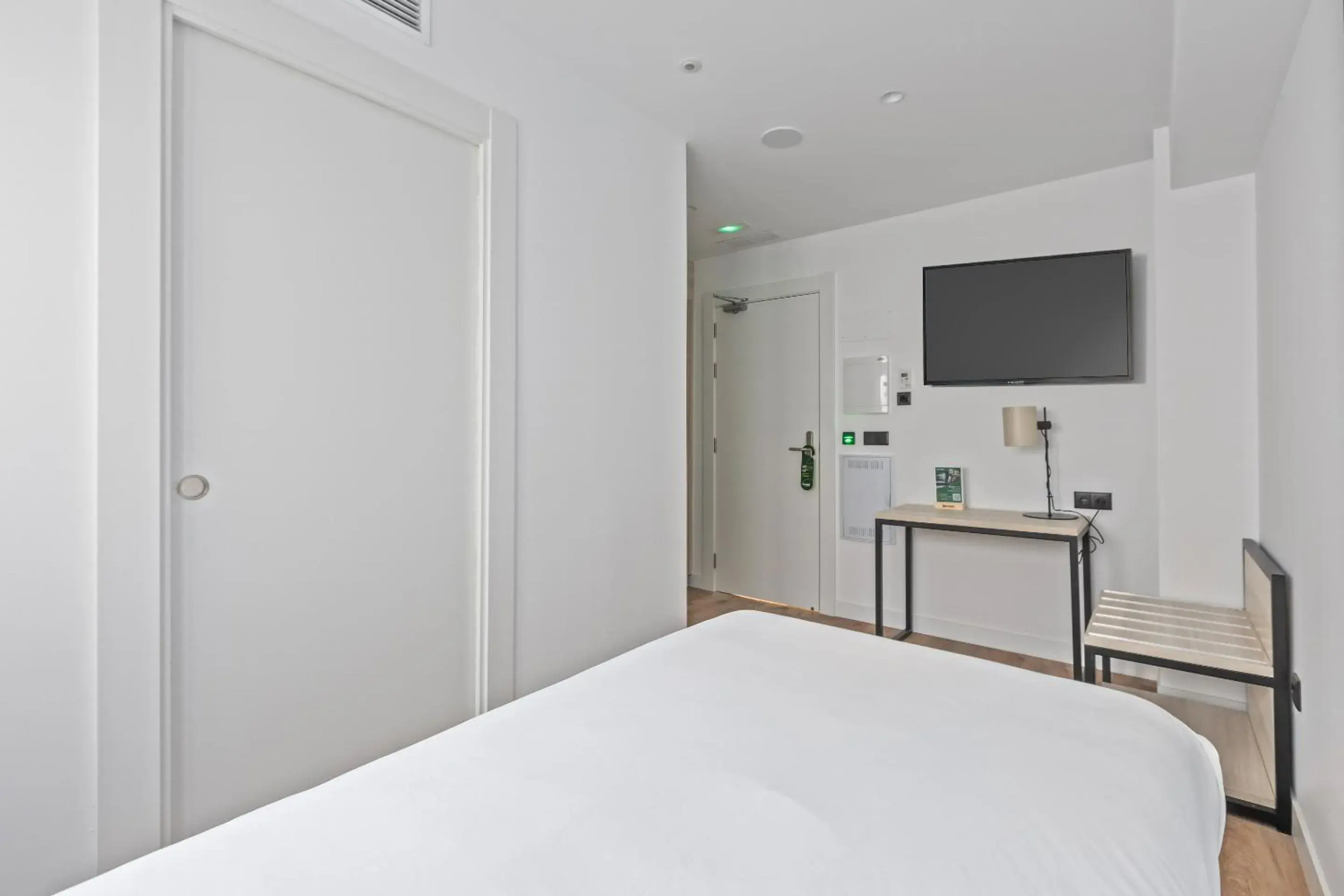 Photo of the whole room, Bed in Sercotel Cruz Del Mar Photo of the whole room, Bed in Sercotel Cruz Del Mar