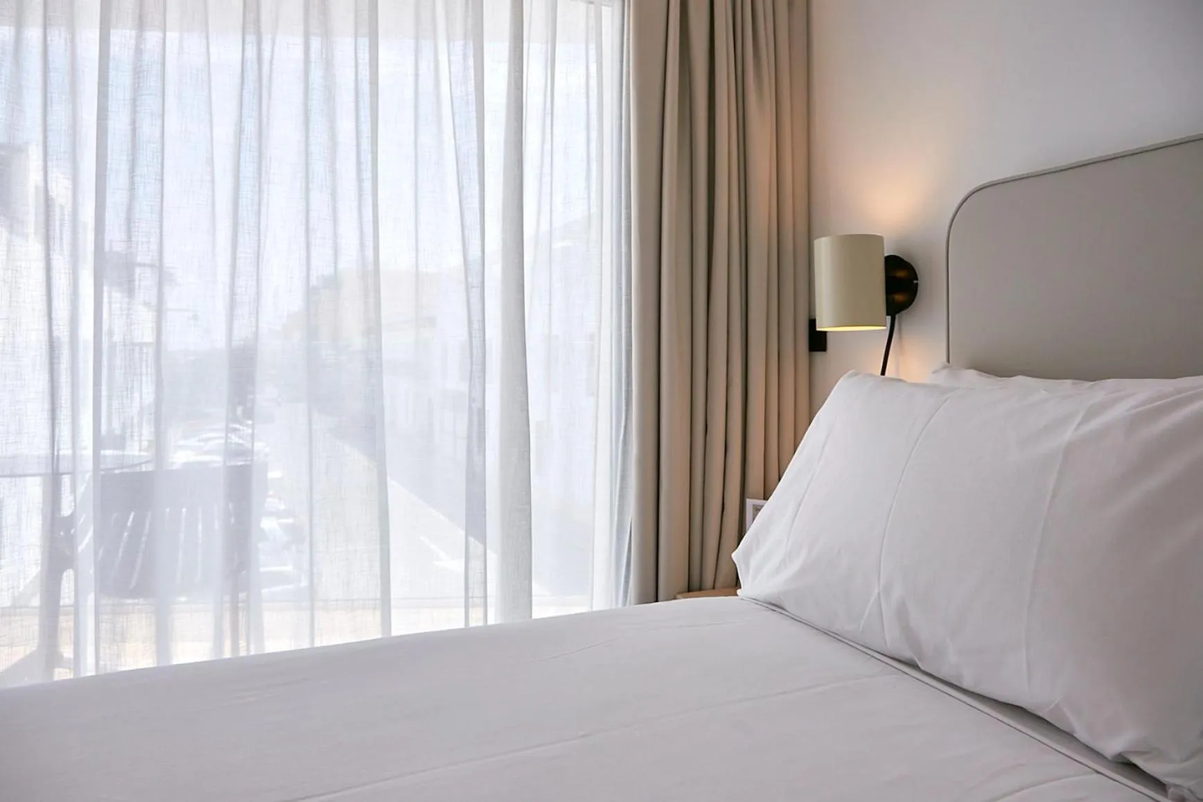 Photo of the whole room, Bed in Sercotel Cruz Del Mar