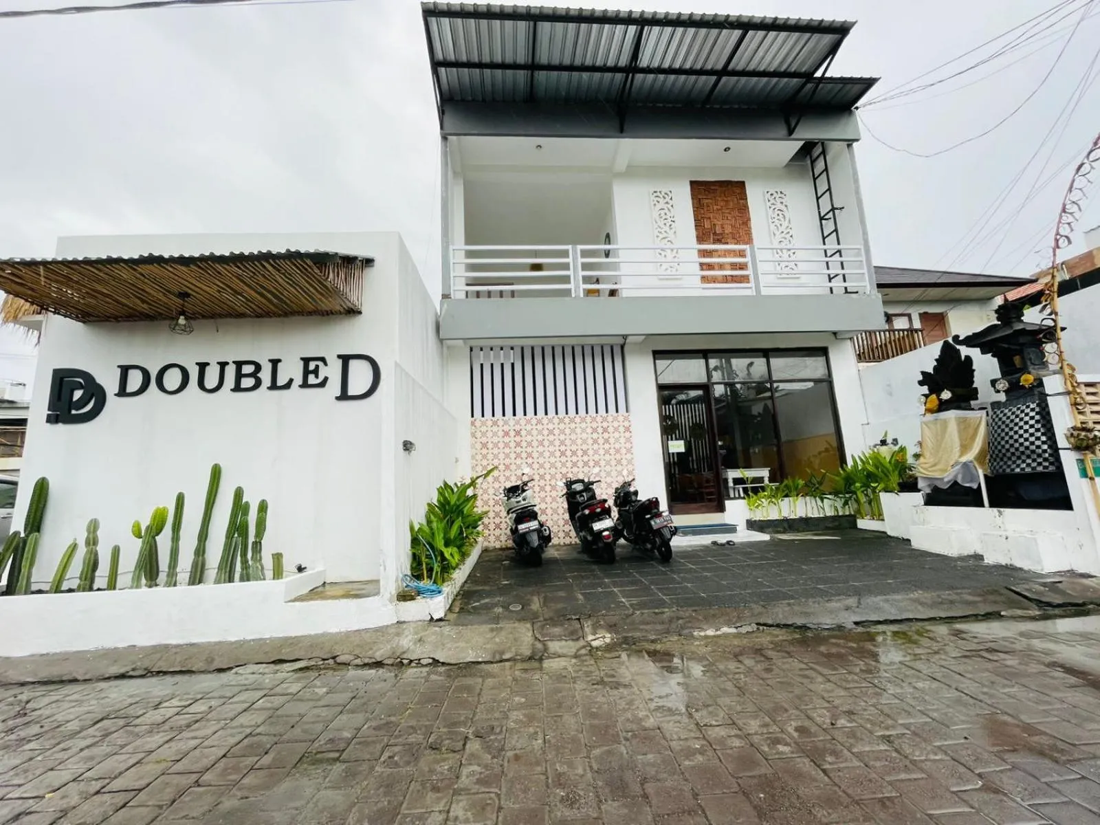 Property building in Double D Guesthouse and Villa
