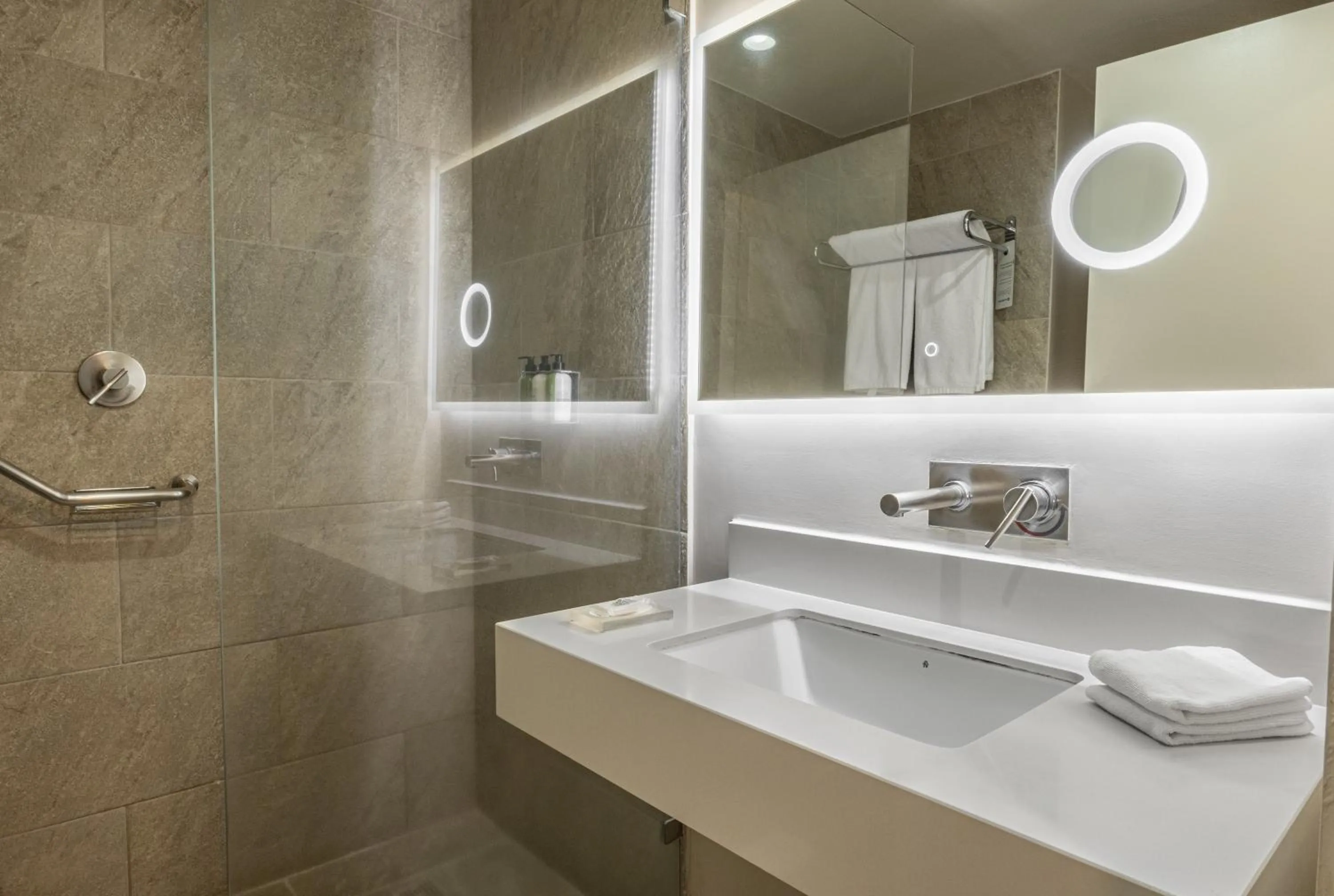 Shower in Wyndham Tamarindo