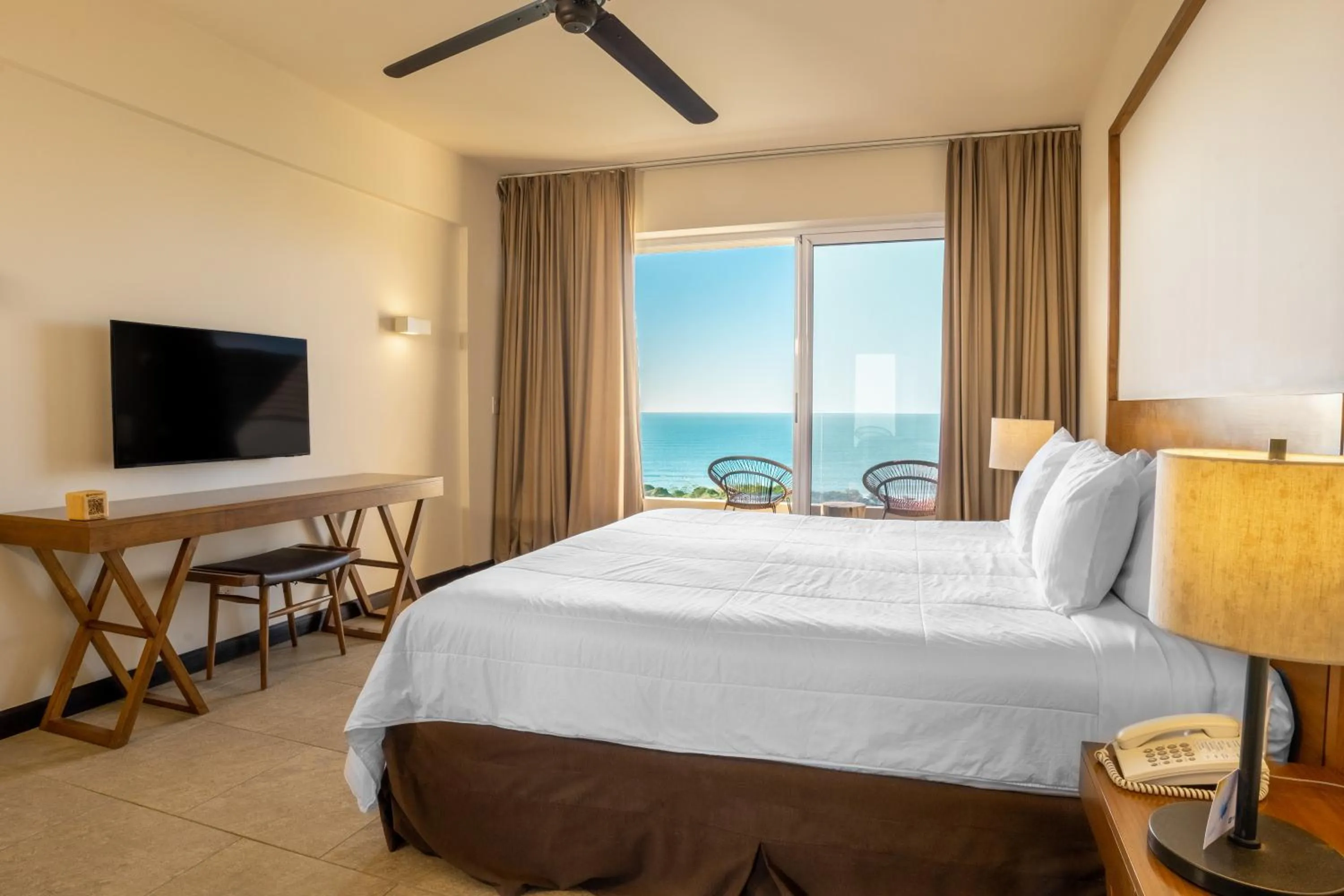 Bed in Wyndham Tamarindo