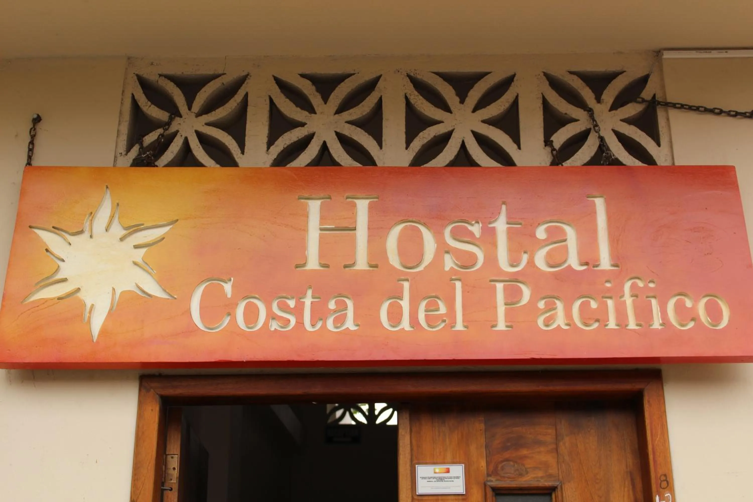 Property building in Hostal Costa del Pacifico