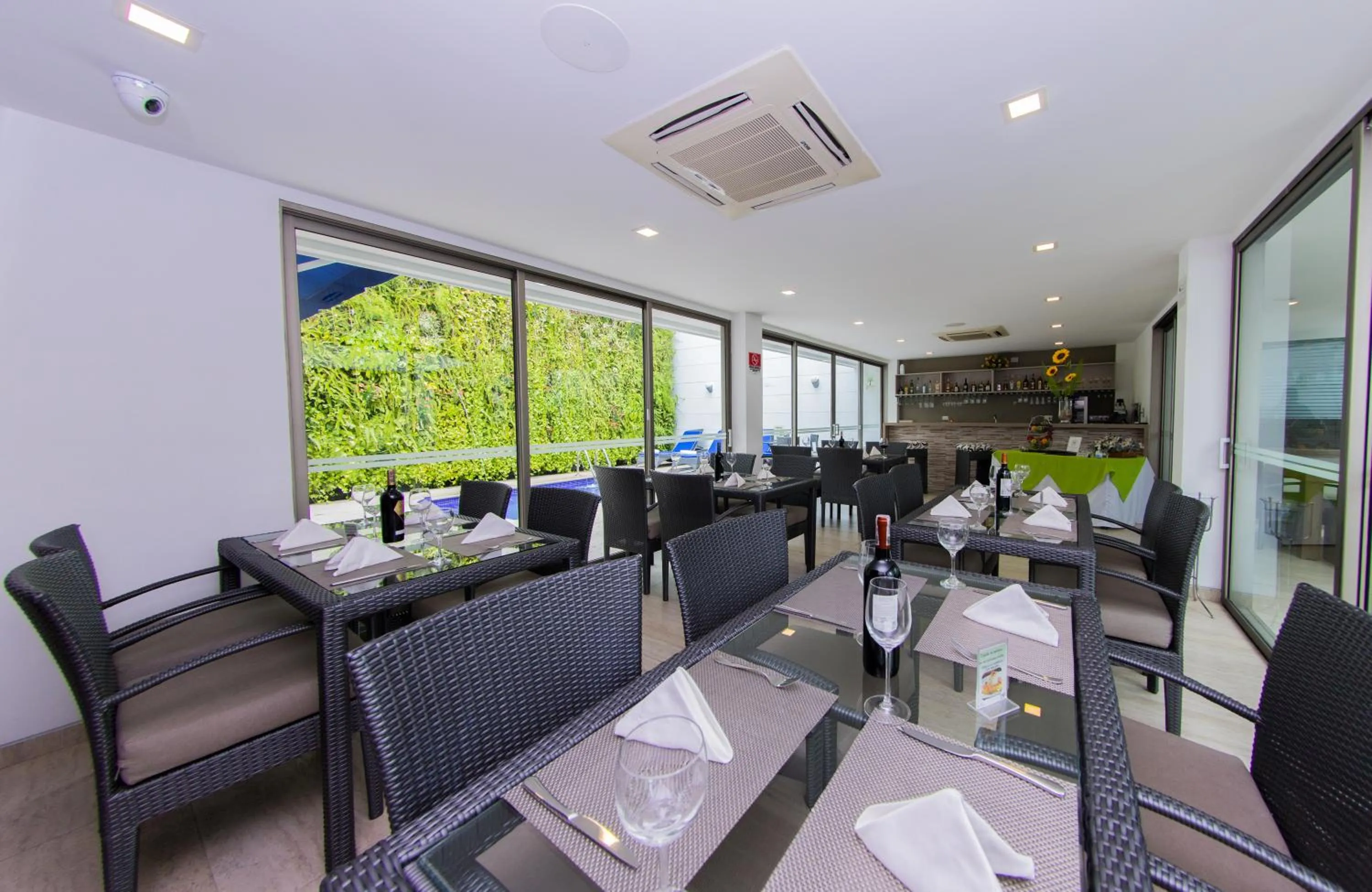 Restaurant/places to eat in Varanasi Hotel Boutique Aeropuerto