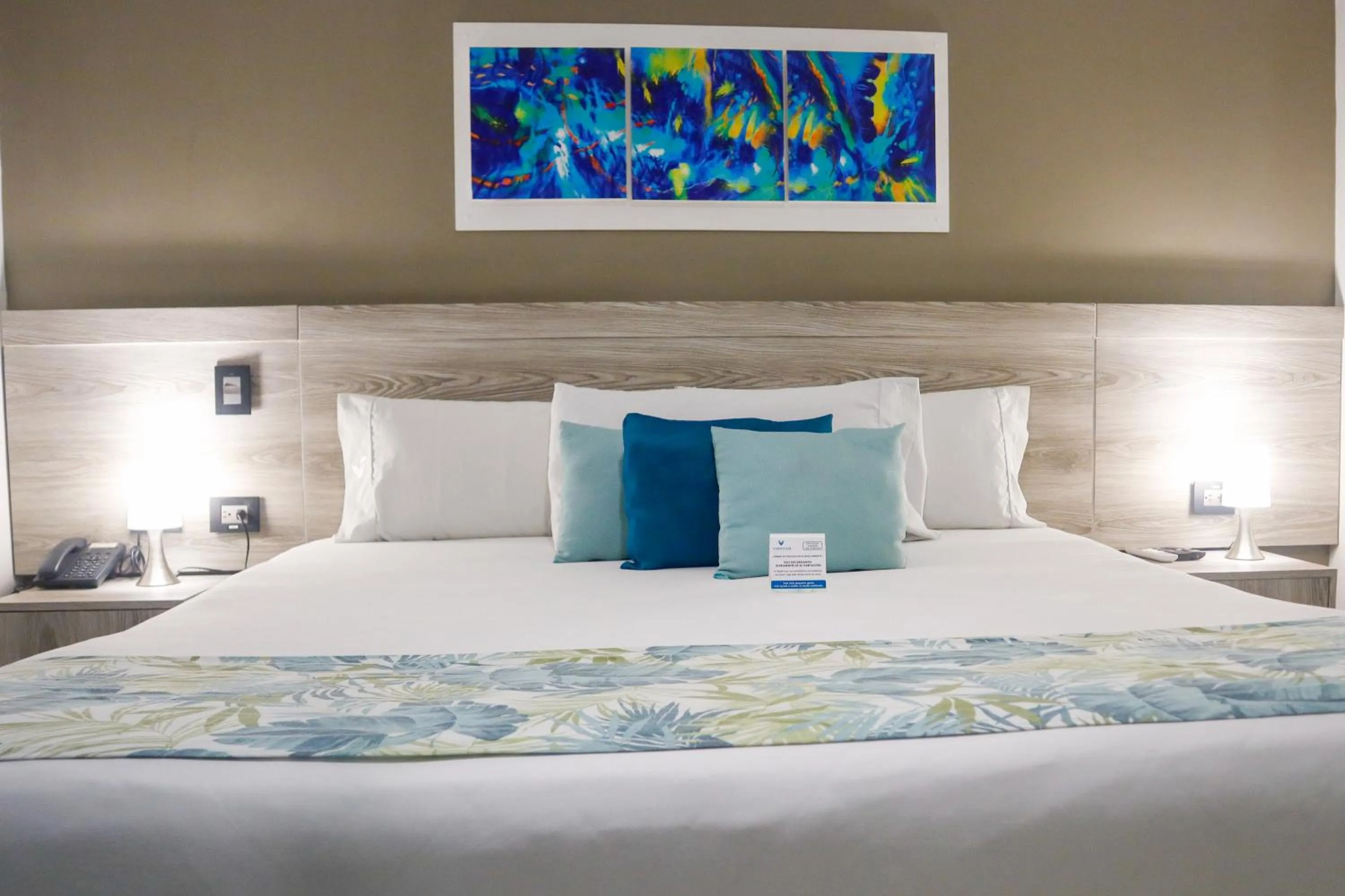 Bed in Varanasi Hotel Boutique Aeropuerto