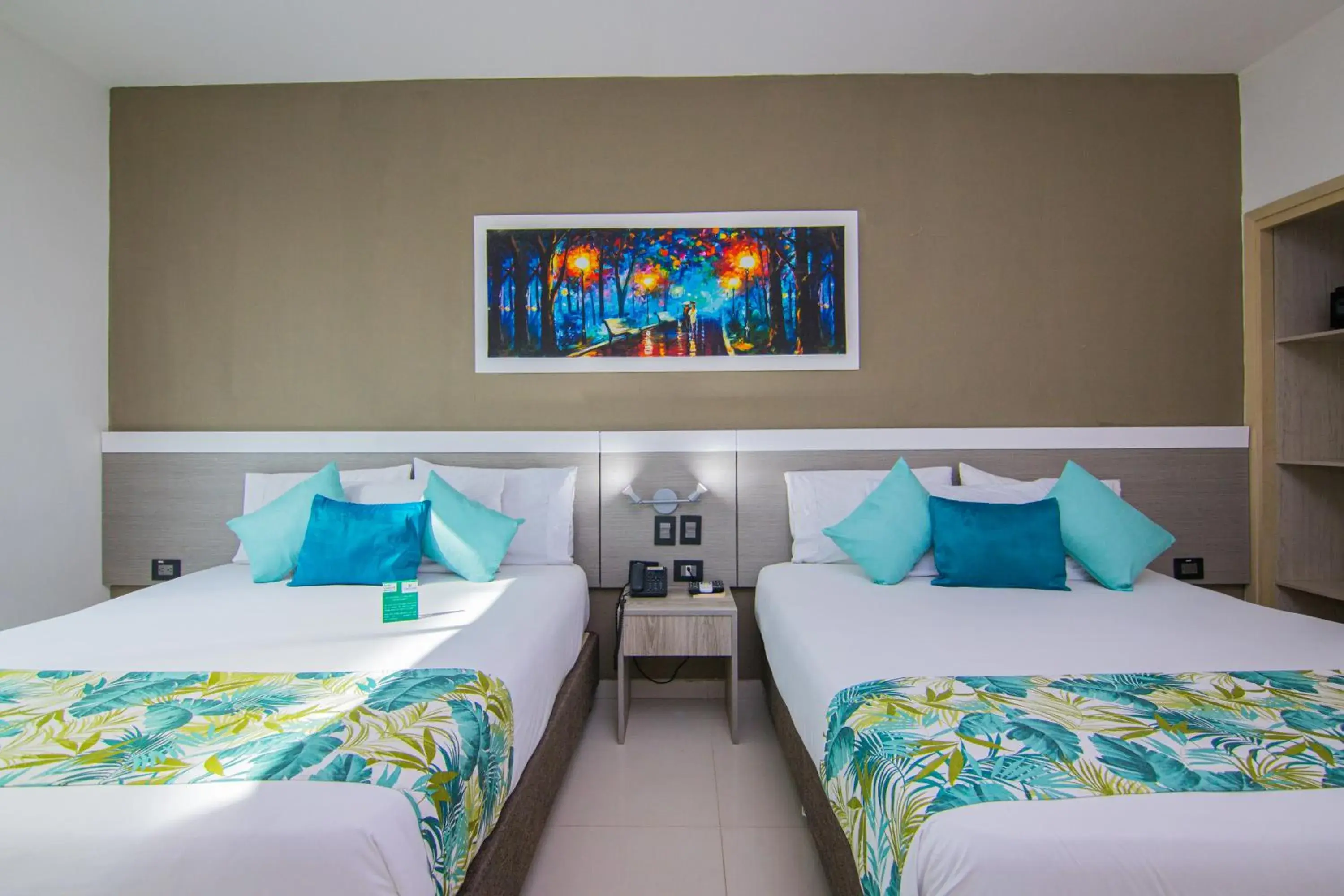 Photo of the whole room, Bed in Varanasi Hotel Boutique Aeropuerto Photo of the whole room, Bed in Varanasi Hotel Boutique Aeropuerto