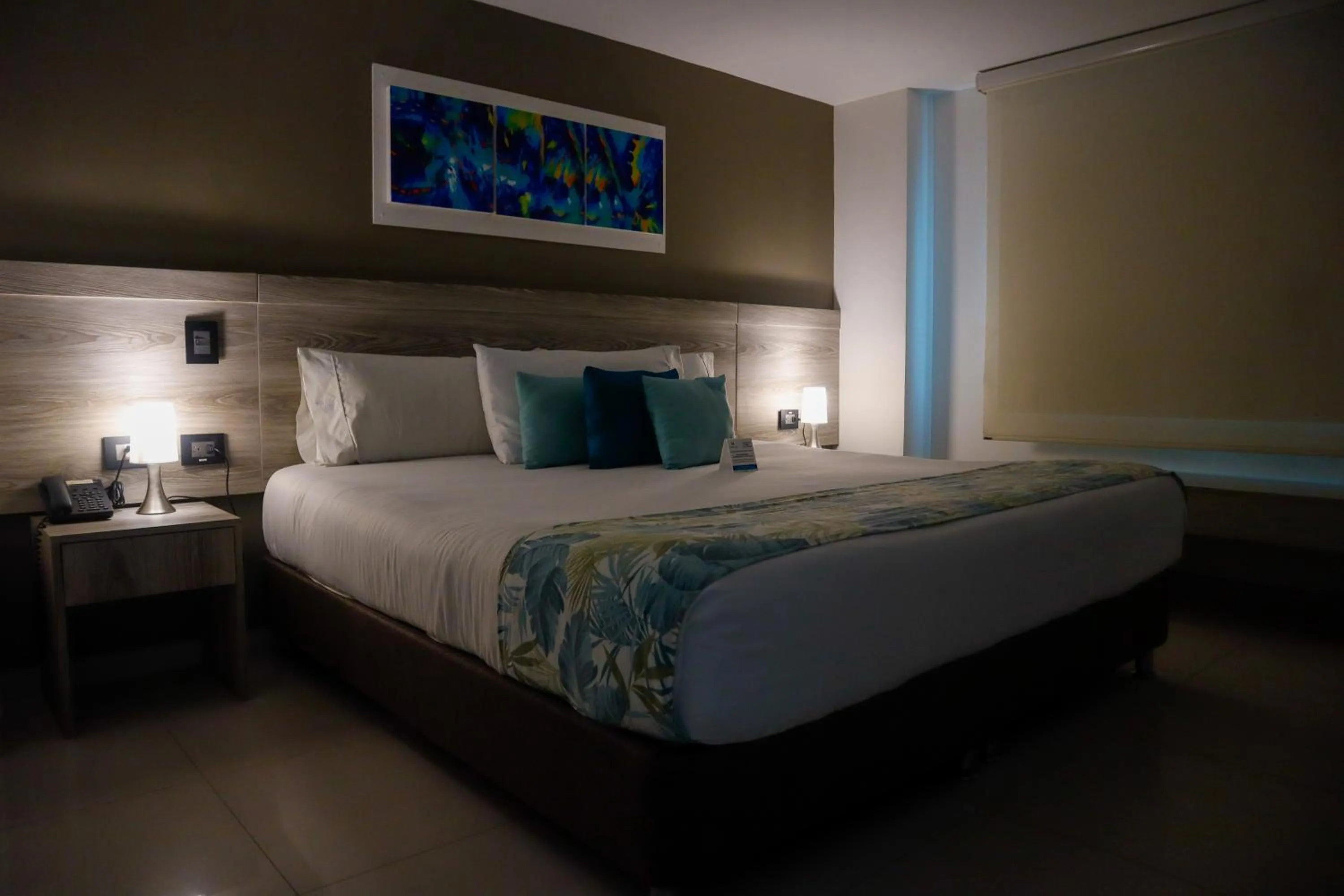 Photo of the whole room, Bed in Varanasi Hotel Boutique Aeropuerto