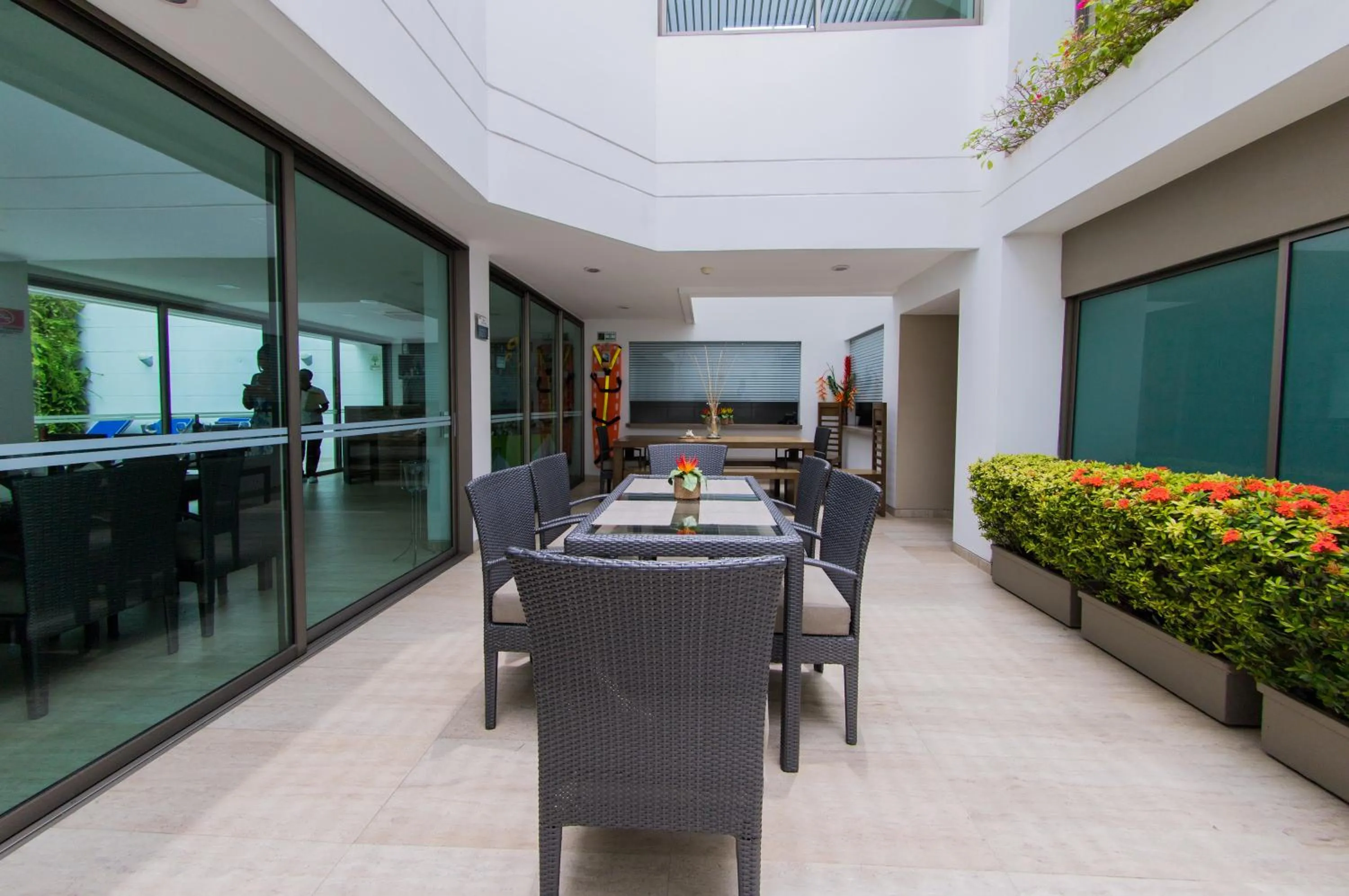 Patio in Varanasi Hotel Boutique Aeropuerto