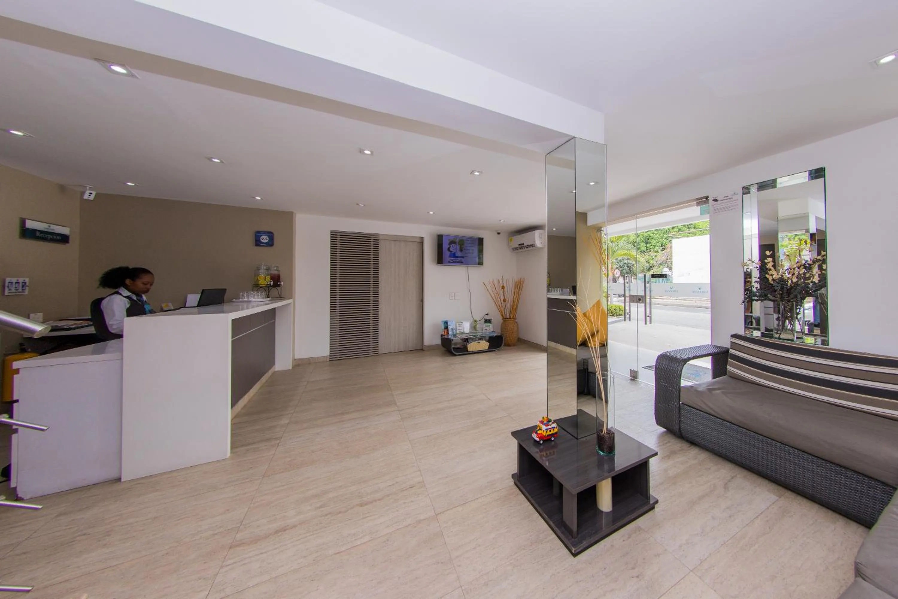 Lobby or reception in Varanasi Hotel Boutique Aeropuerto