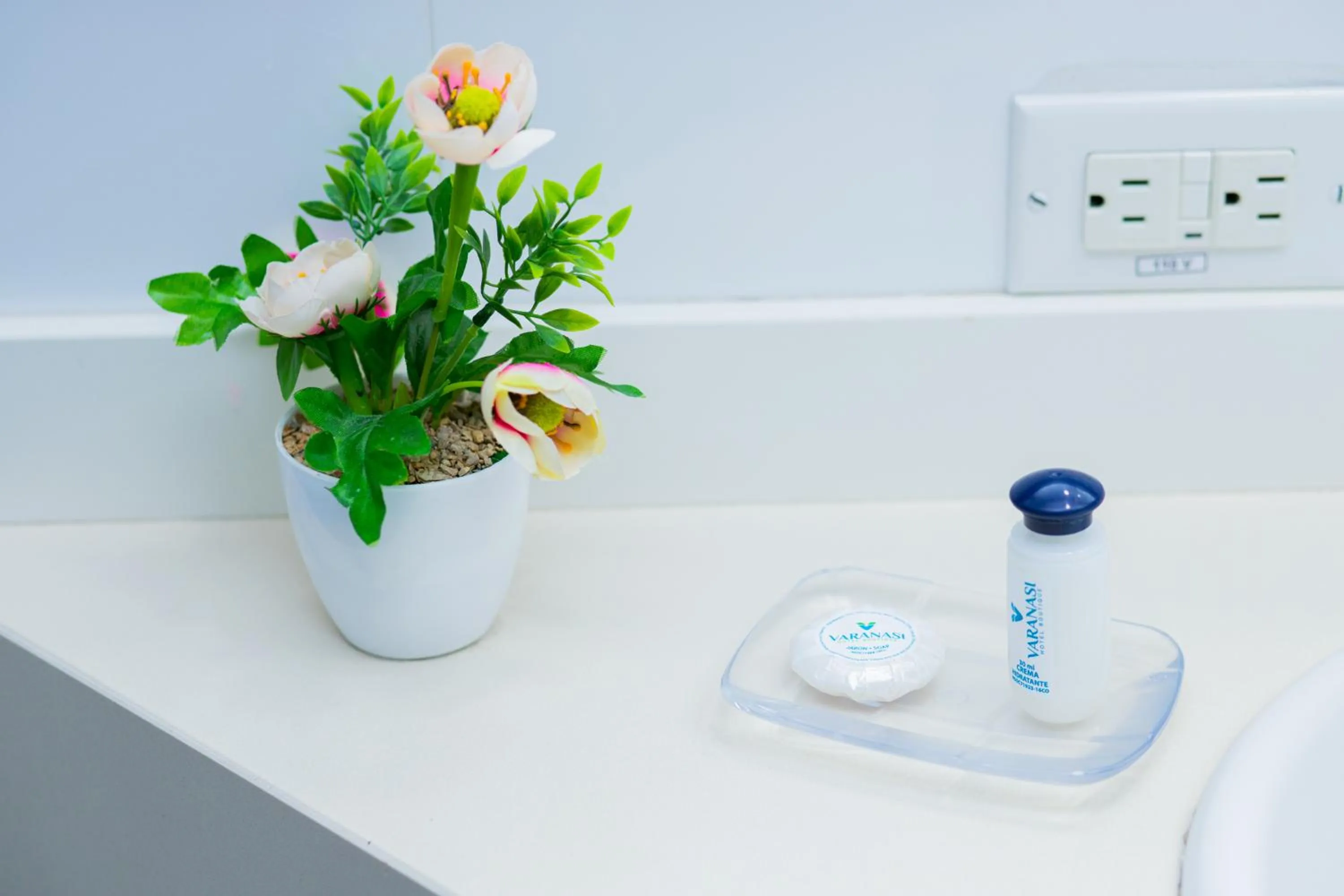 Bathroom in Varanasi Hotel Boutique Aeropuerto