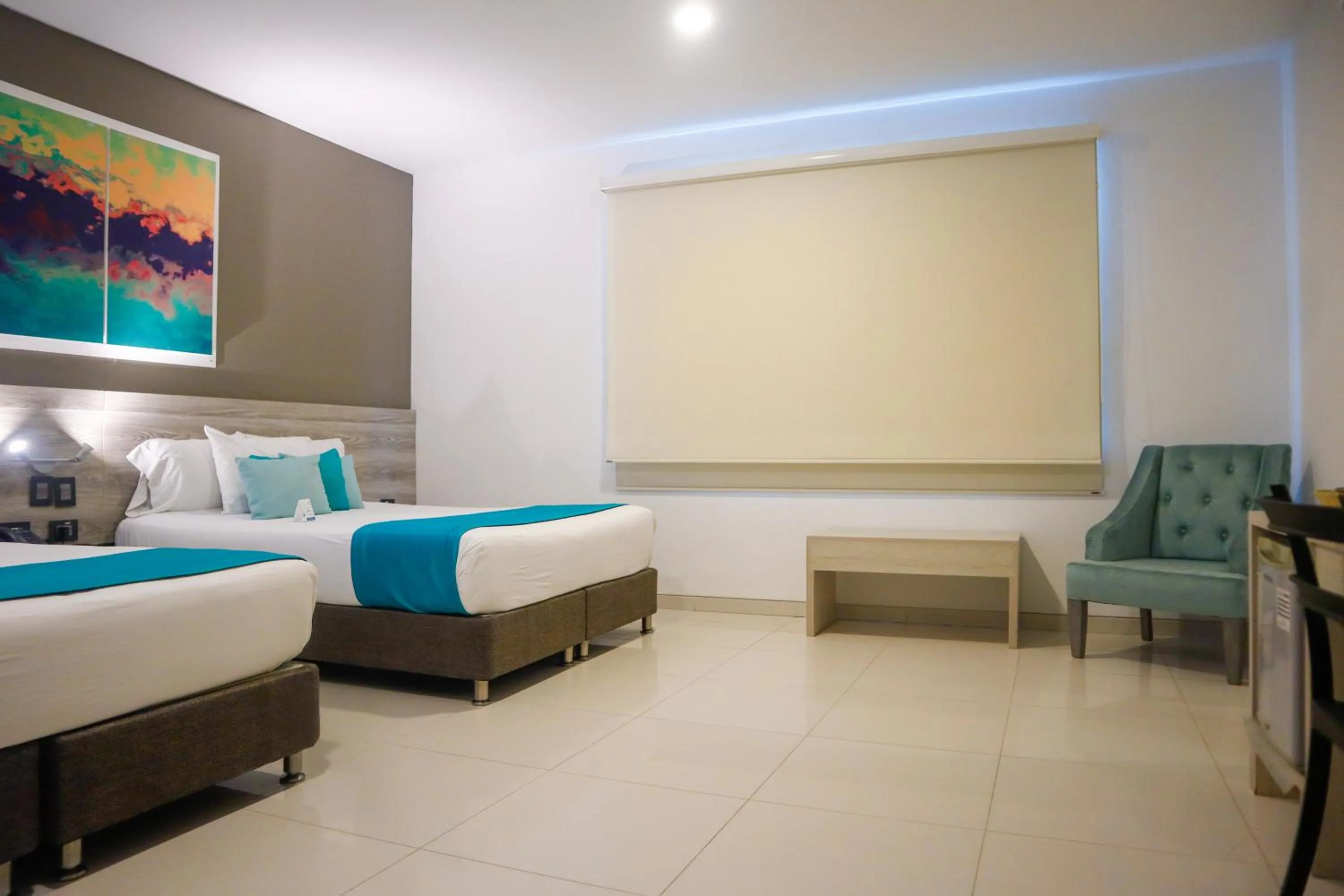 Photo of the whole room, Bed in Varanasi Hotel Boutique Aeropuerto