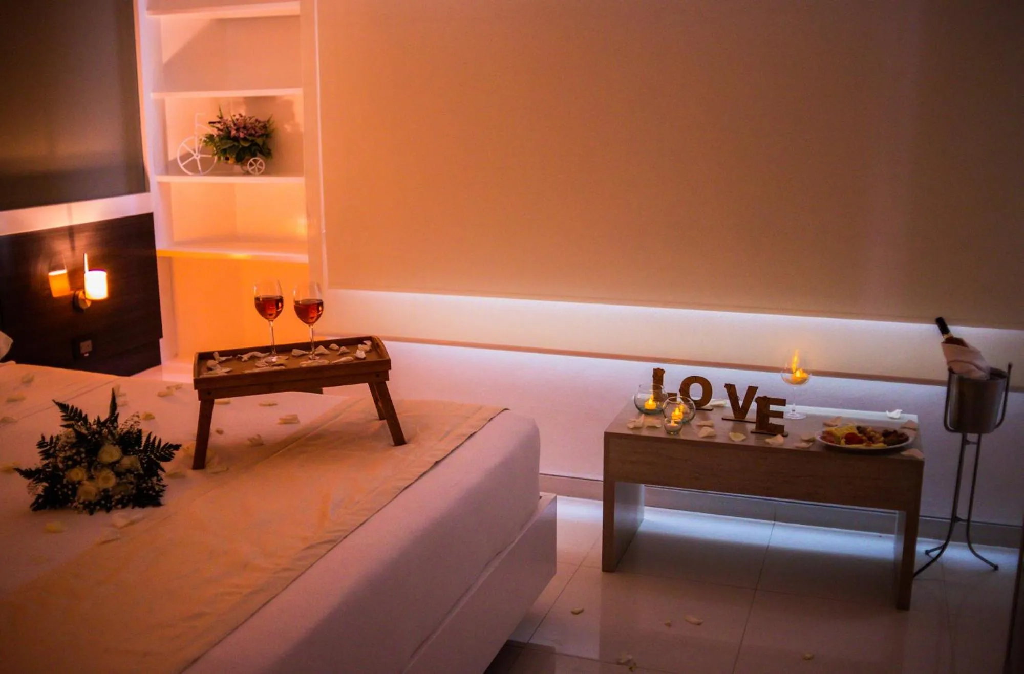 Bedroom in Varanasi Hotel Boutique Aeropuerto