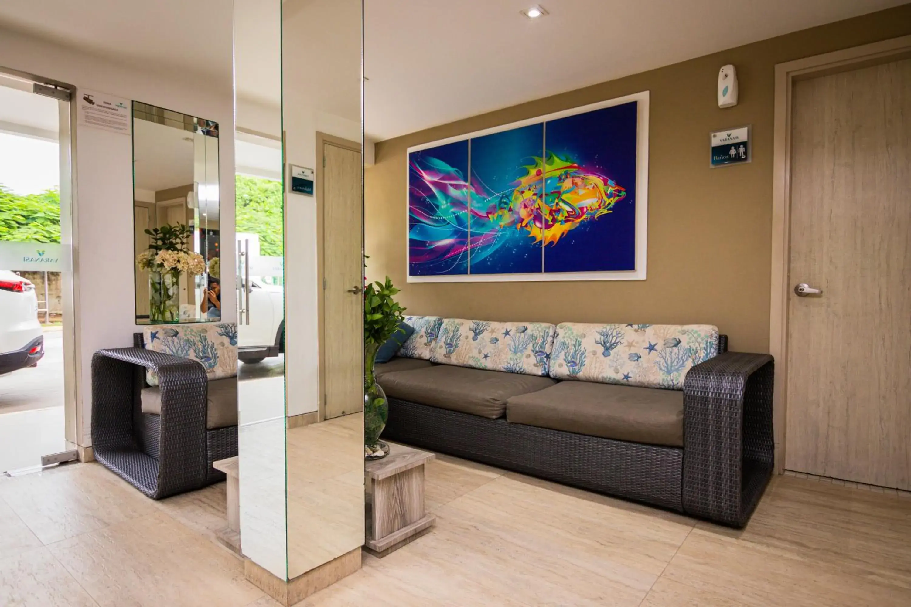 Lobby or reception in Varanasi Hotel Boutique Aeropuerto Lobby or reception in Varanasi Hotel Boutique Aeropuerto