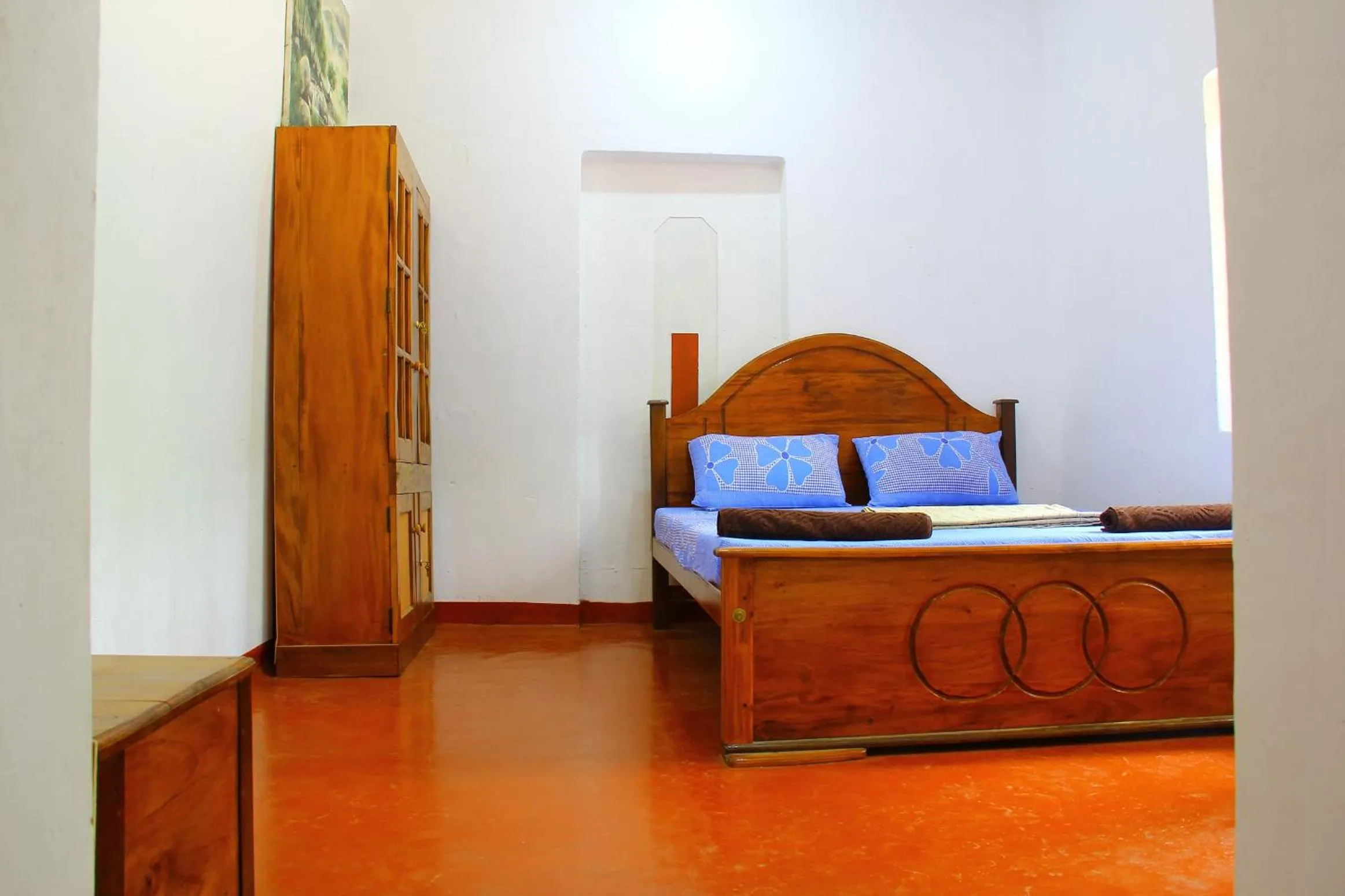 Bedroom, Bed in Kandy Little White House