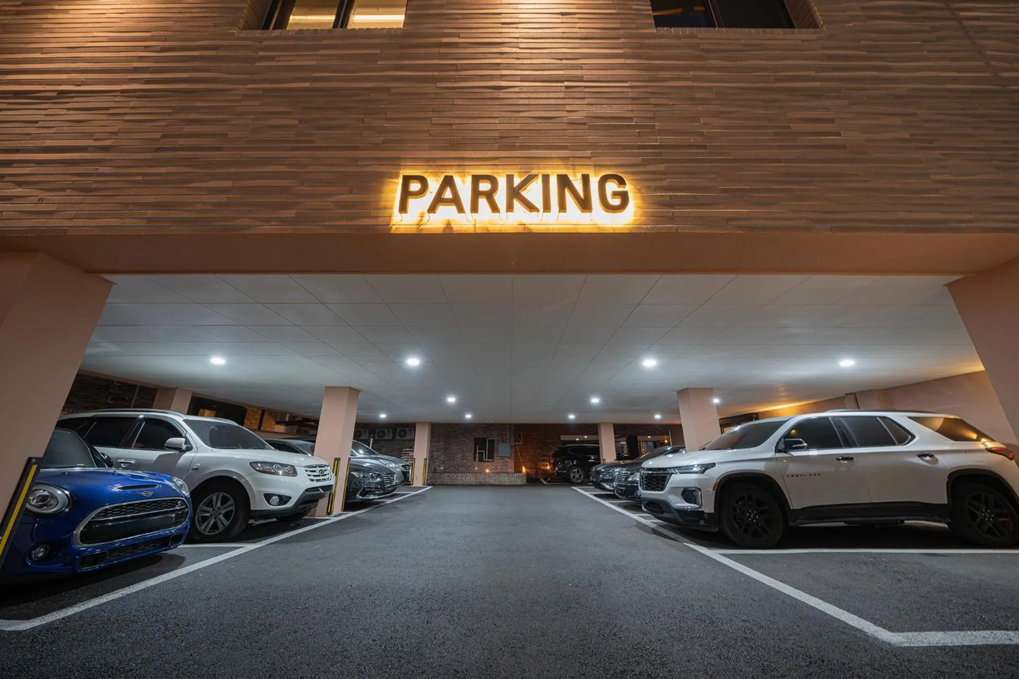 Parking in Hotel YAJA Namchuncheon