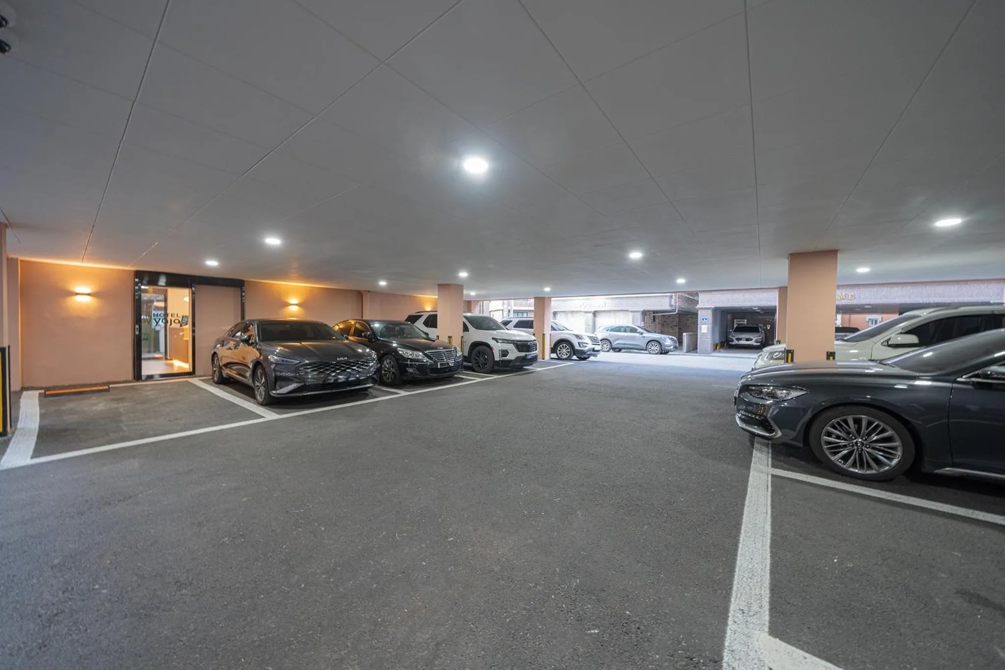 Parking in Hotel YAJA Namchuncheon