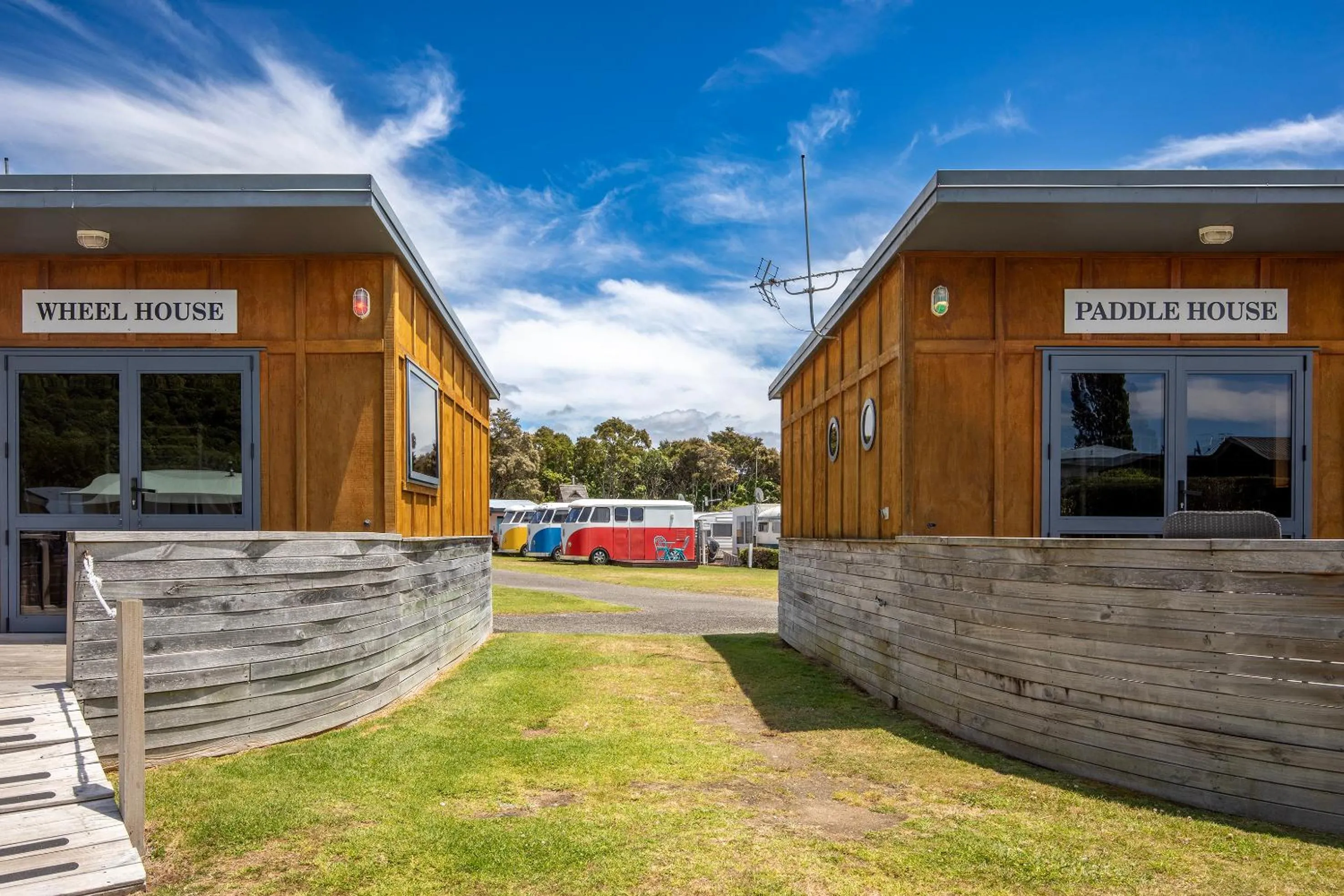 Family Room with Shared Bathroom in Motuoapa Bay Holiday Park