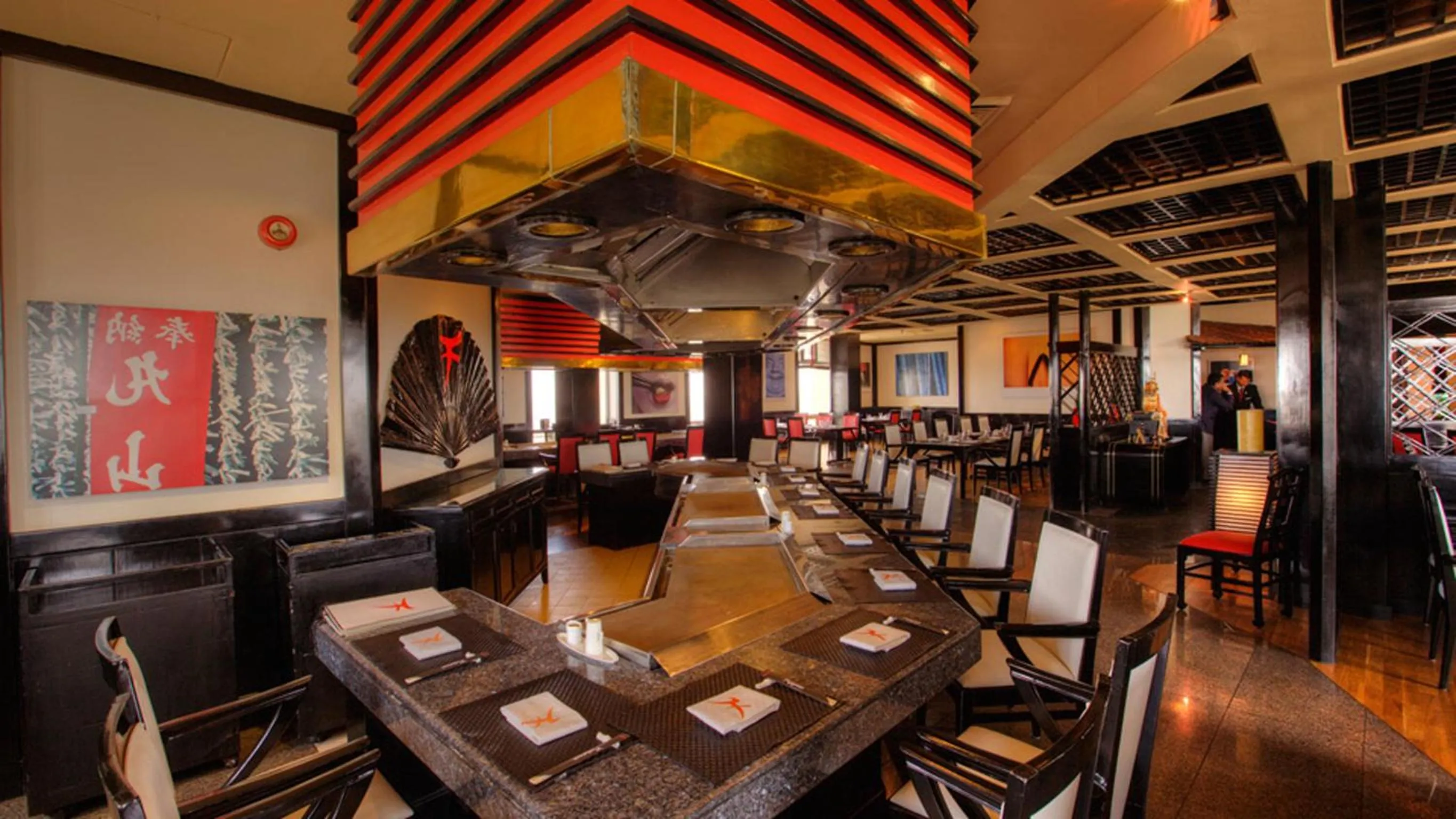 Restaurant/places to eat in Avari Towers Karachi