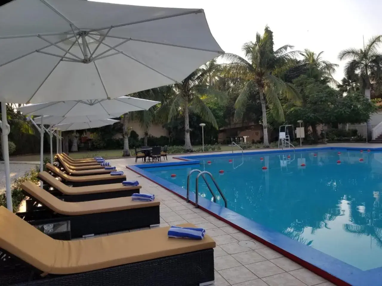 Swimming pool in Avari Towers Karachi Swimming pool in Avari Towers Karachi