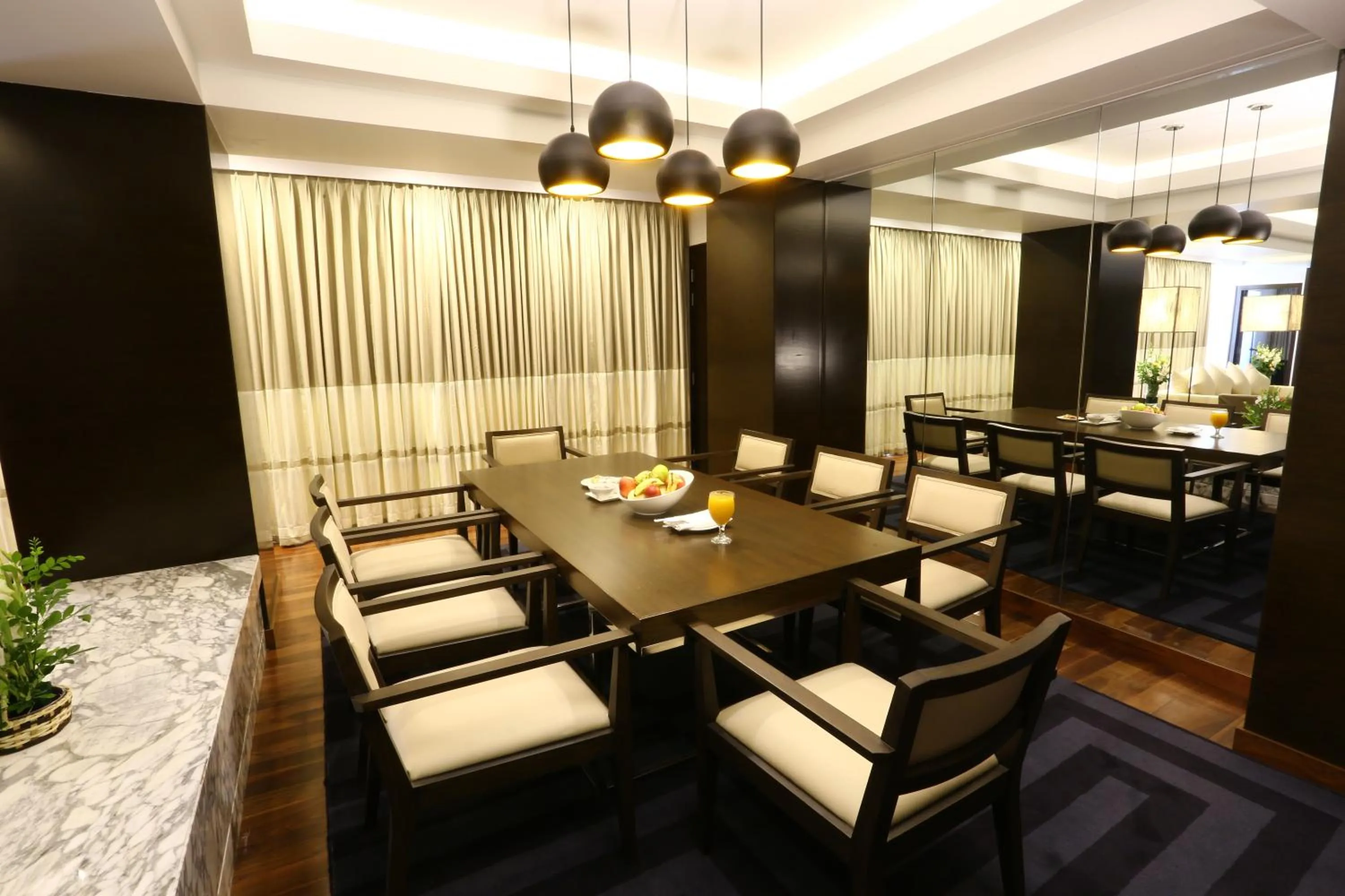 Dining area in Avari Towers Karachi