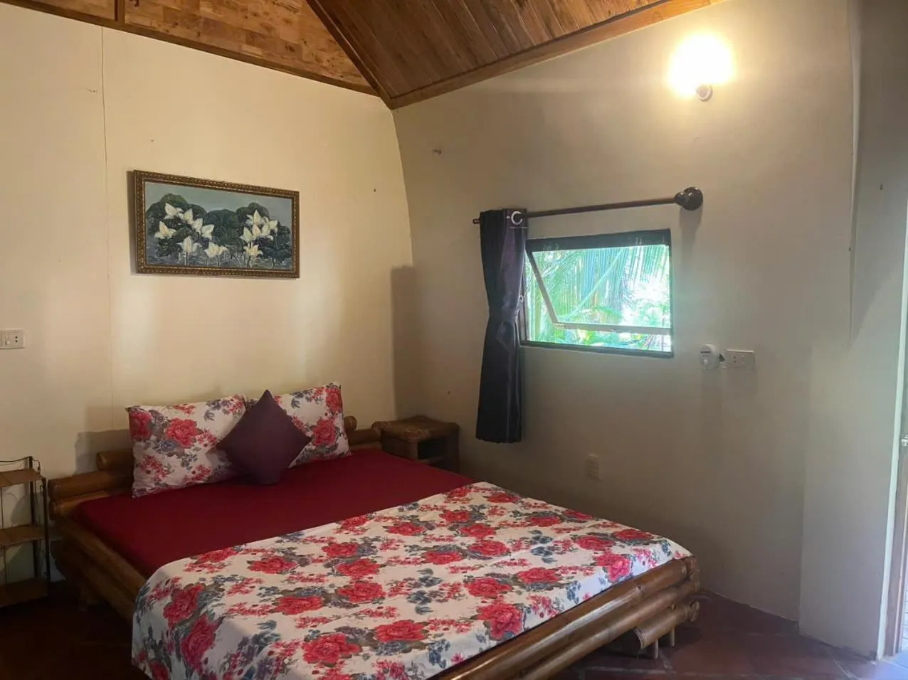 Bed in Ninila Fruit Farm Bungalow