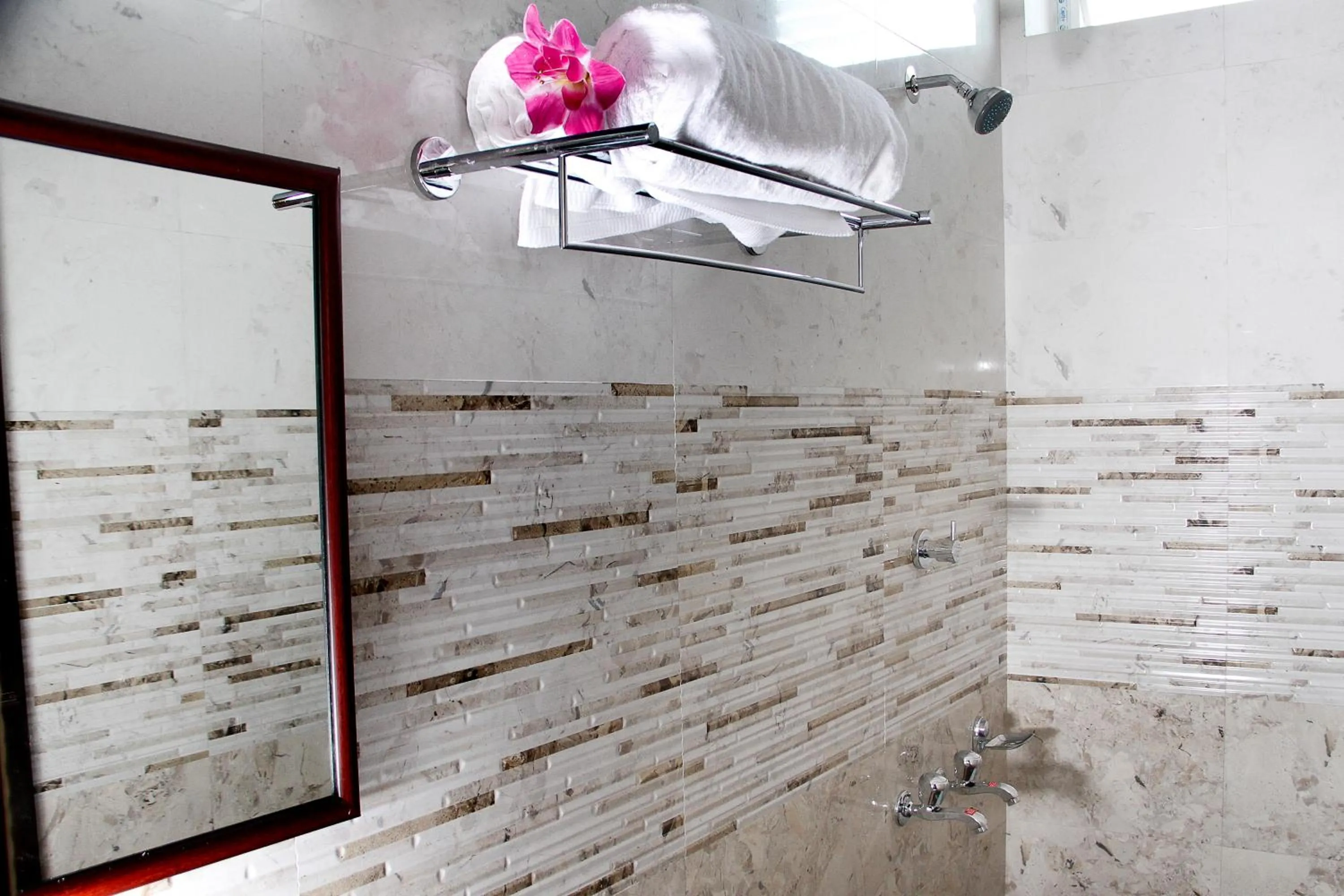 Bathroom in Hotel Skyark