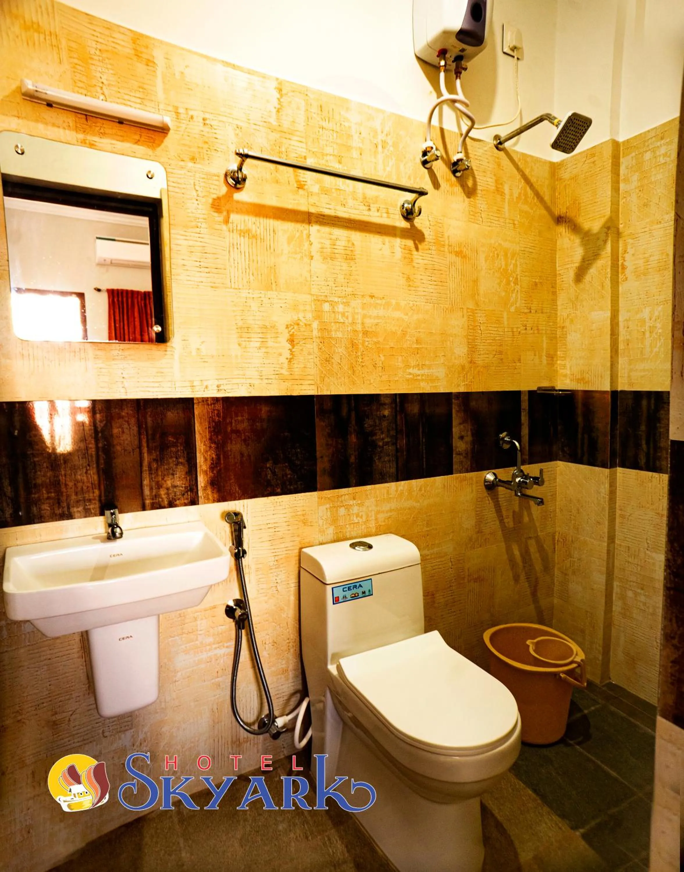 Shower in Hotel Skyark