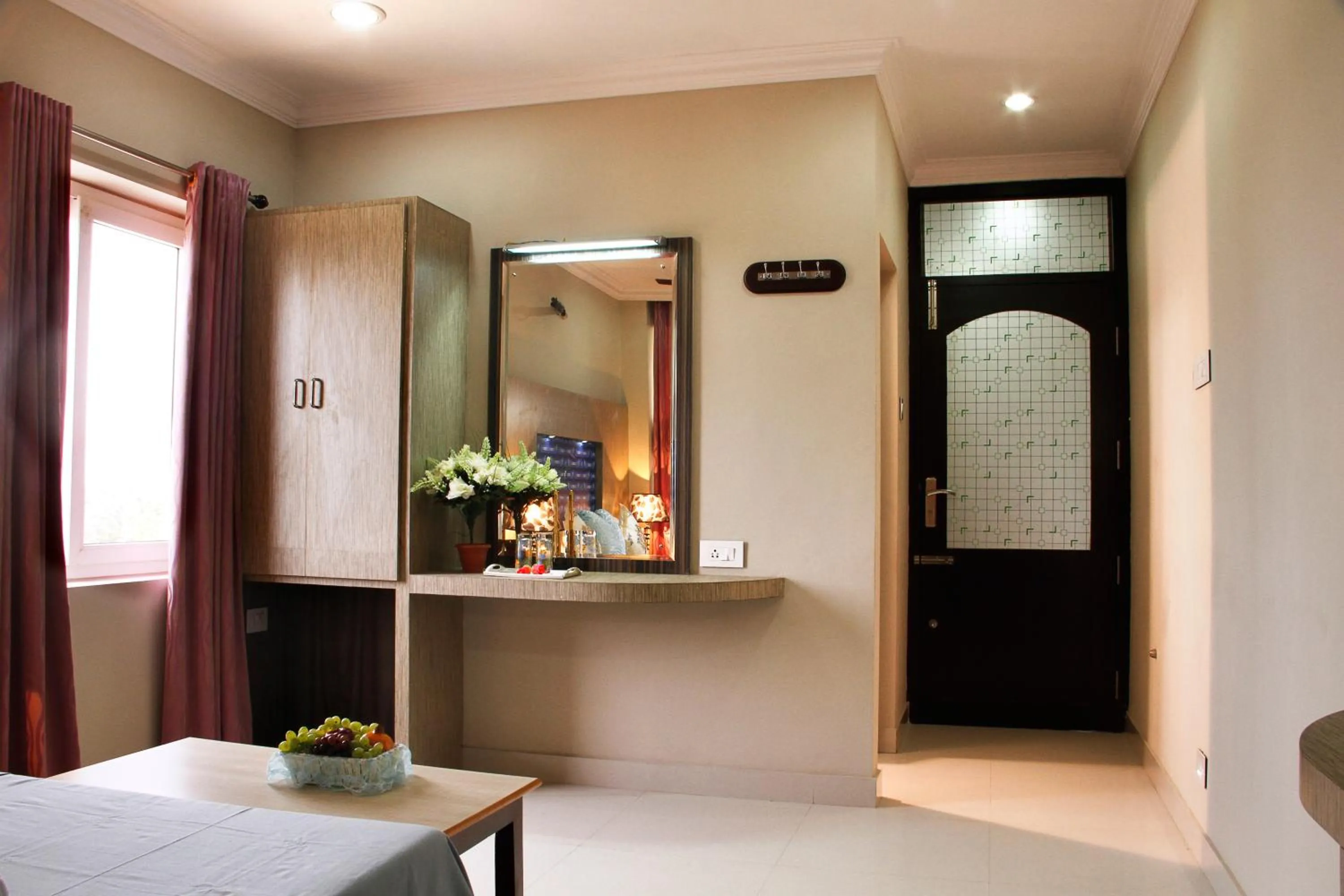 Seating area, Bed in Hotel Skyark