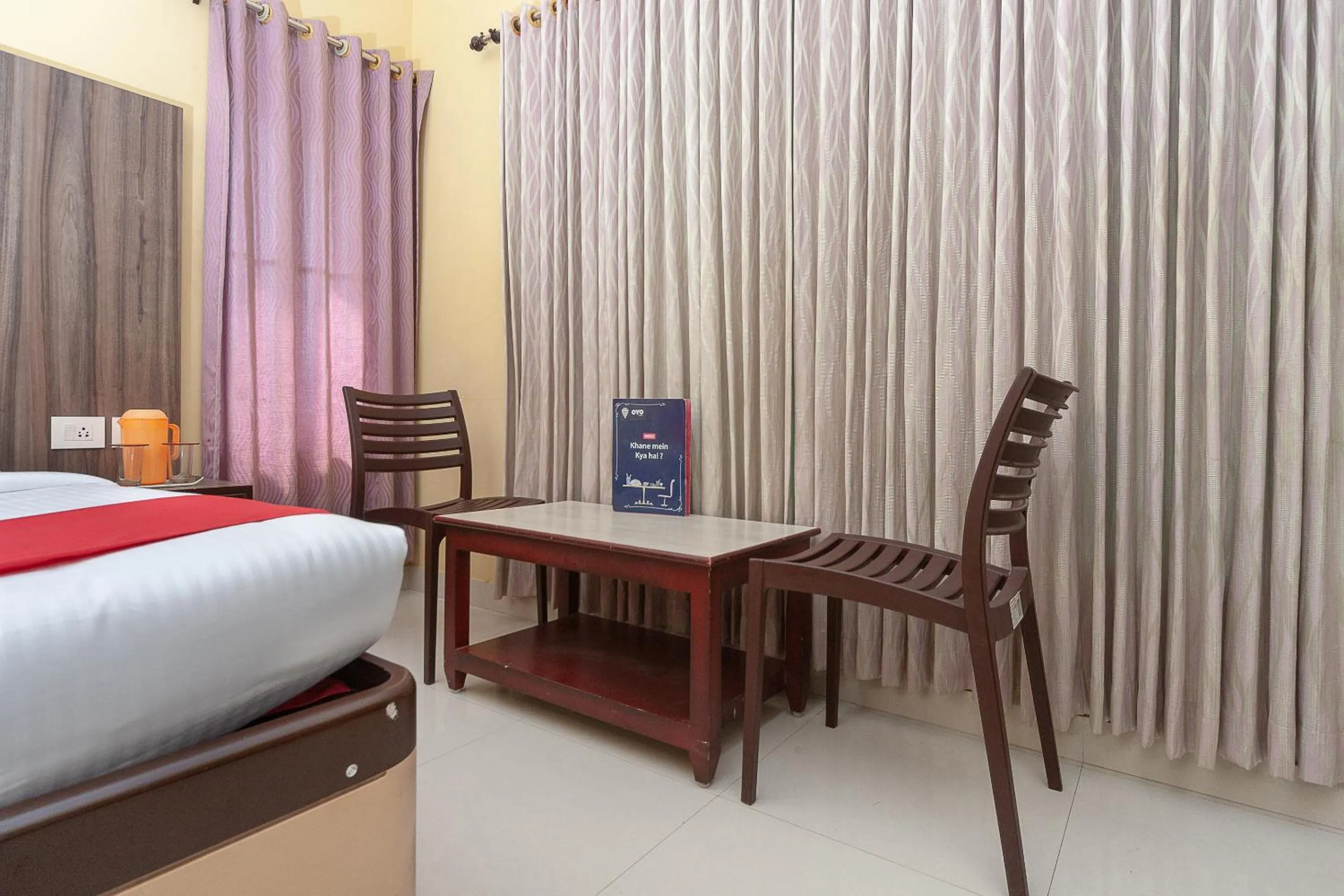 Bedroom, Bed in Hotel Skyark