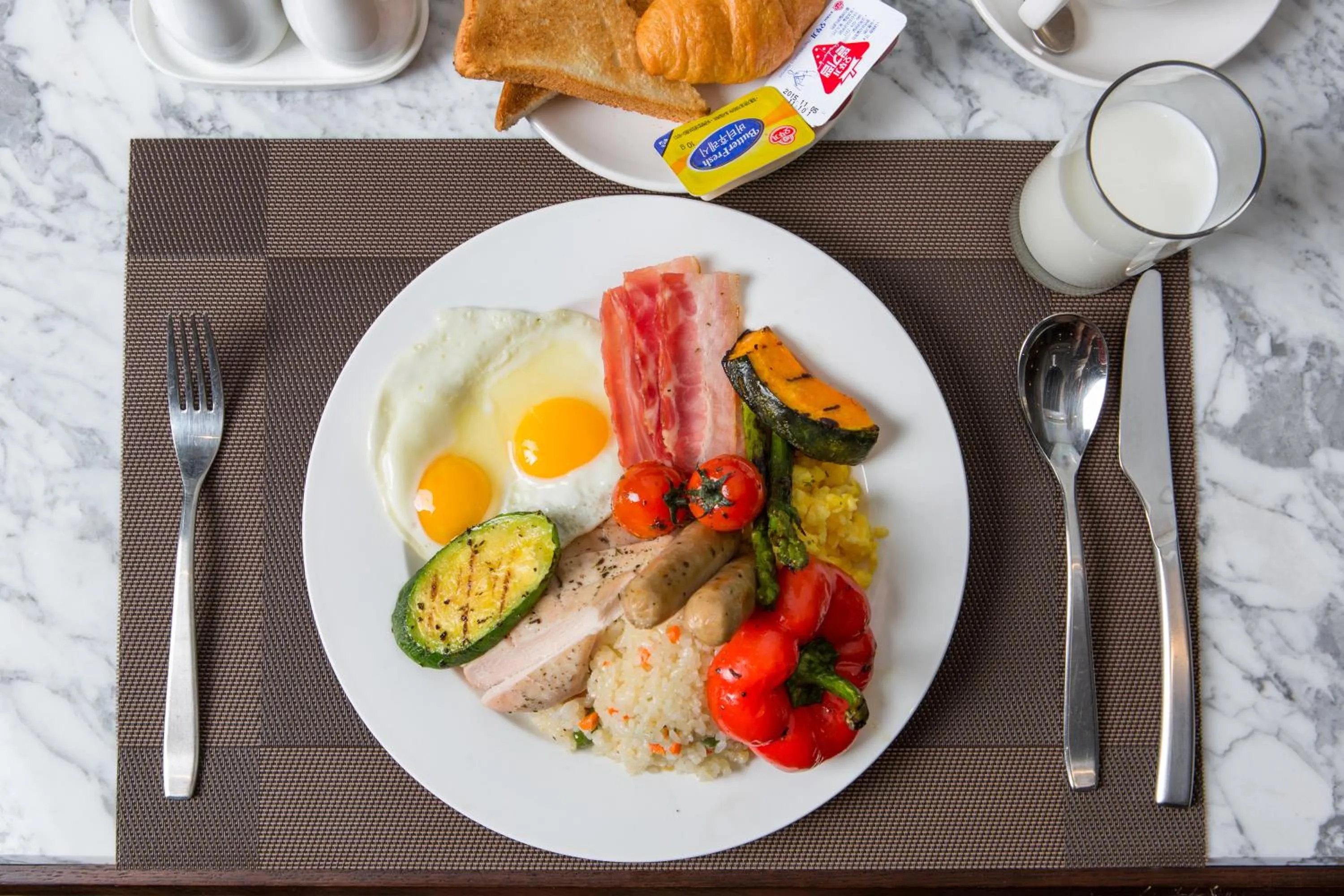 American breakfast in SR Hotel Magok