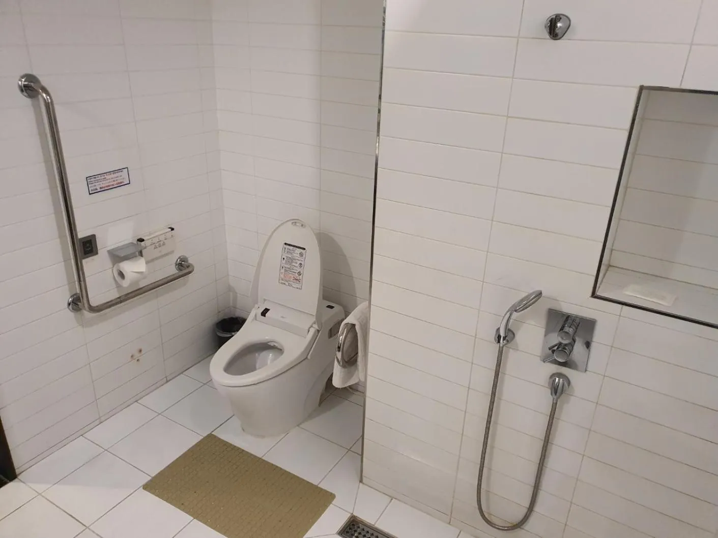 Shower in Hotel Doma Myeongdong