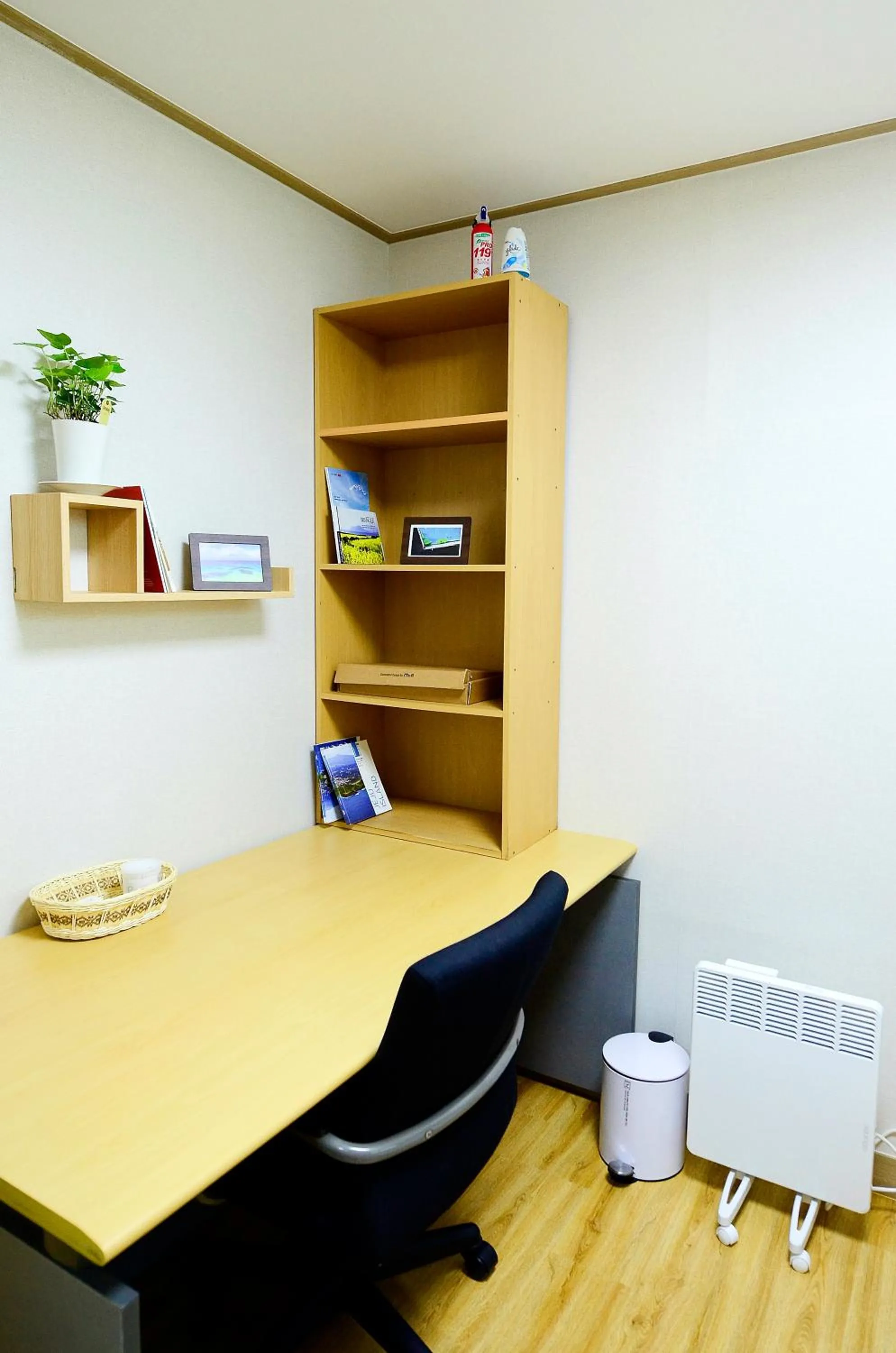 Photo of the whole room in Ganderak Guesthouse