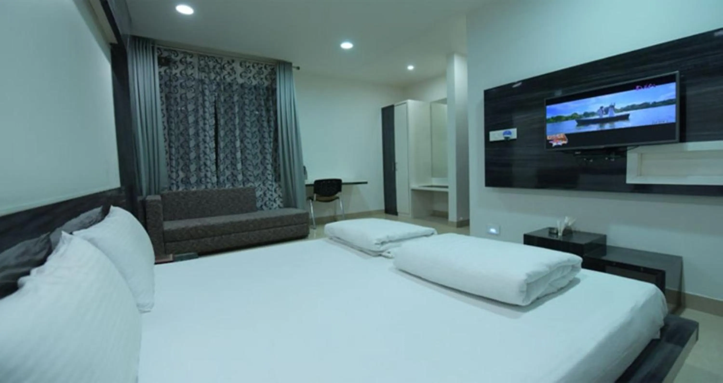 Bedroom, Bed in Hotel Alankar Palace