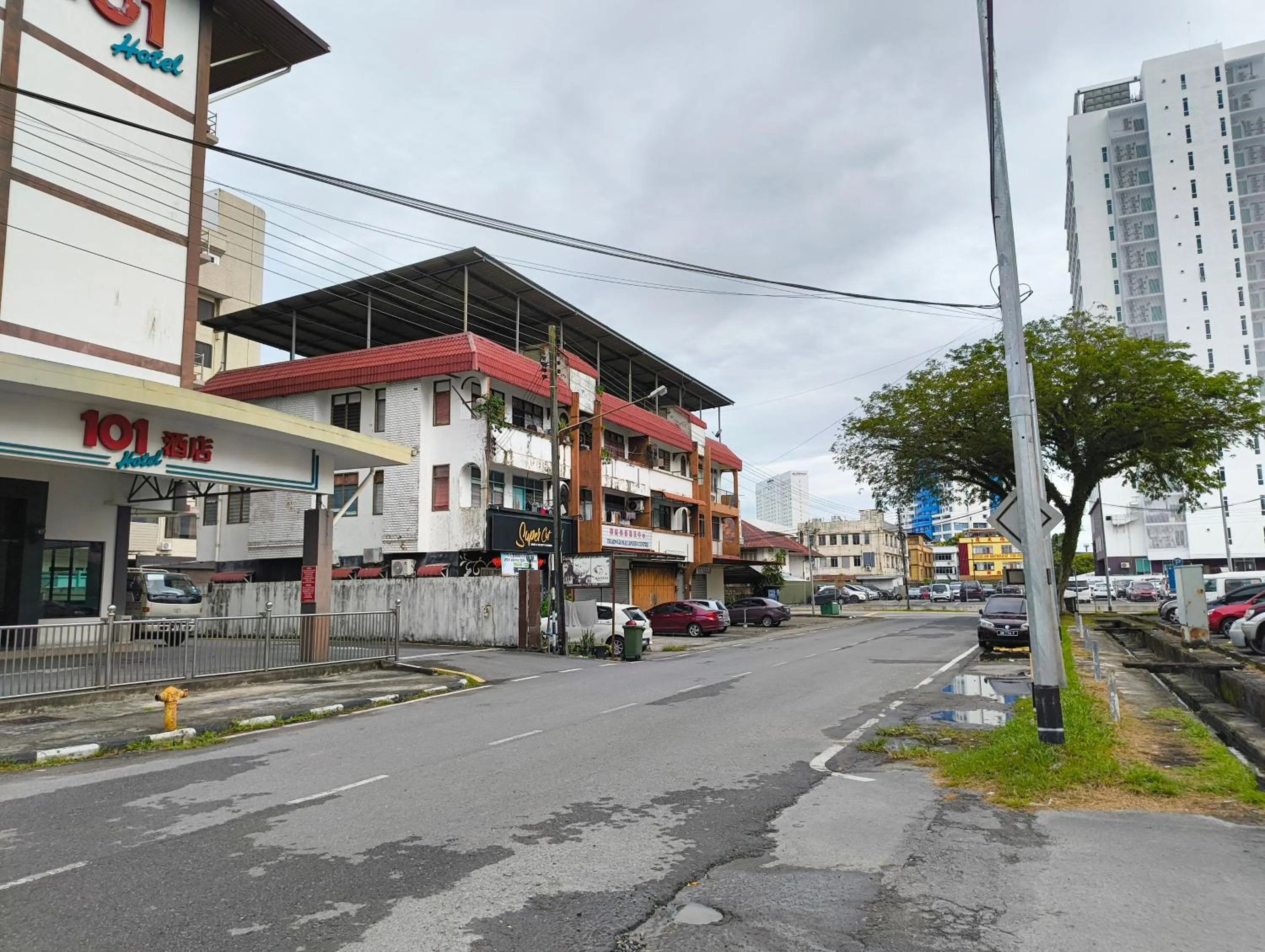 Neighbourhood in 101 Hotel