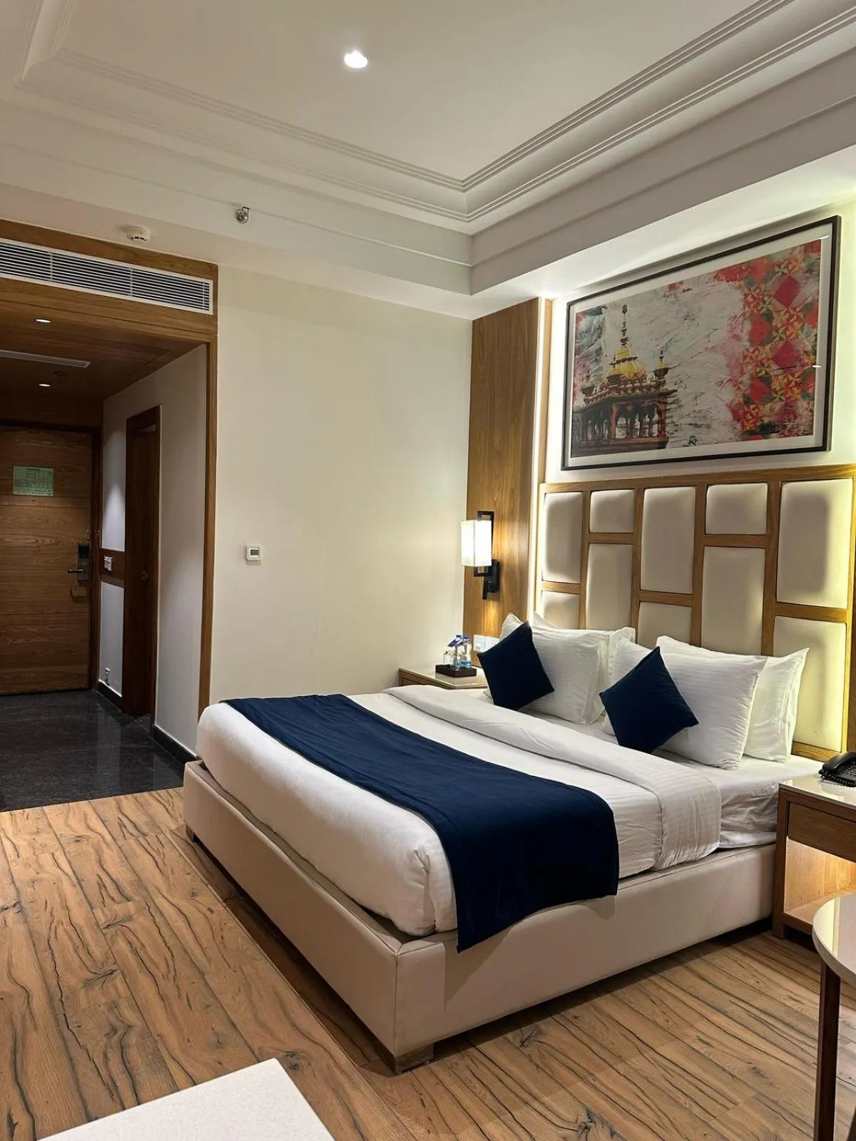 Bed in Best Western Swaran Amritsar