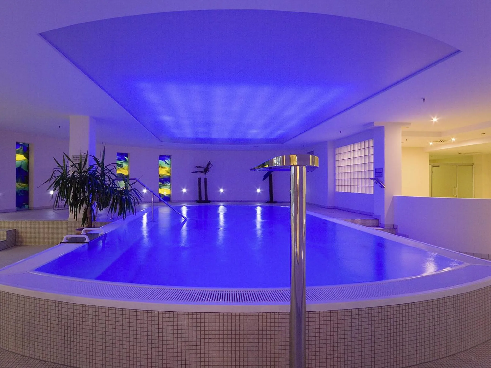 Swimming Pool in Seminarhotel in der Manfred-Sauer-Stiftung