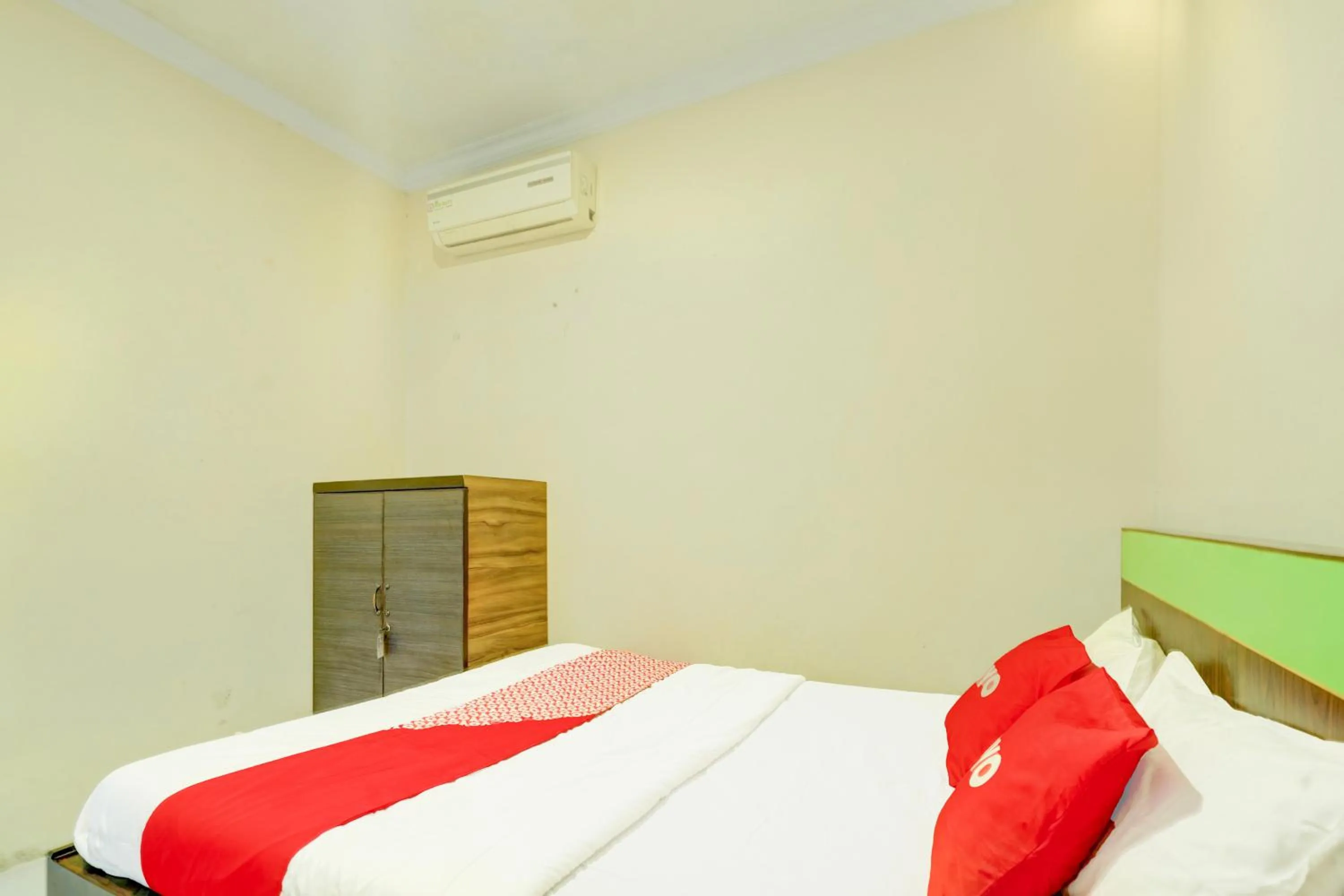 Photo of the whole room, Bed in Hotel O Slawi Near Alun- Alu Slawi Formerly Boarding Inn