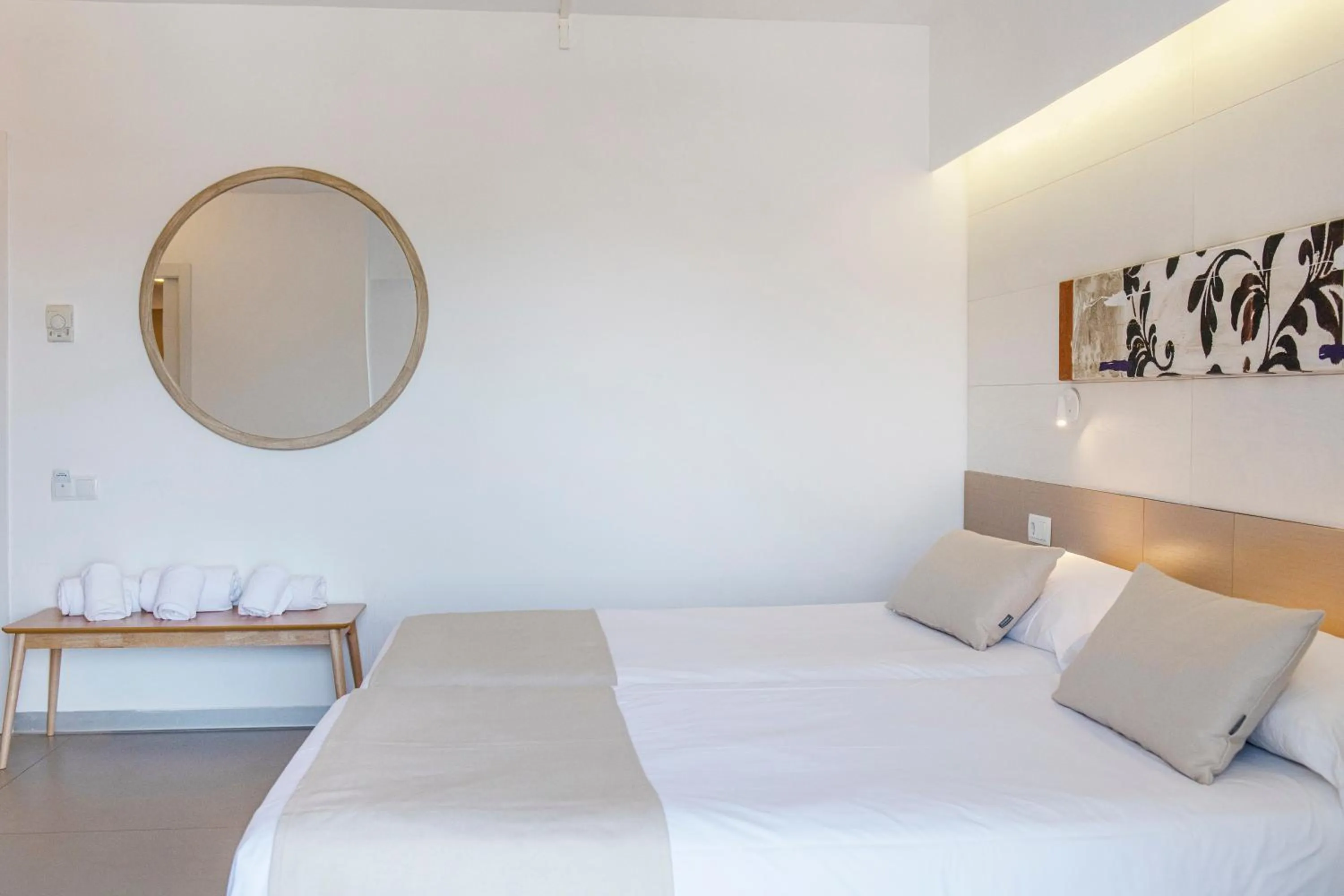 Photo of the whole room, Bed in Bordoy Cosmopolitan