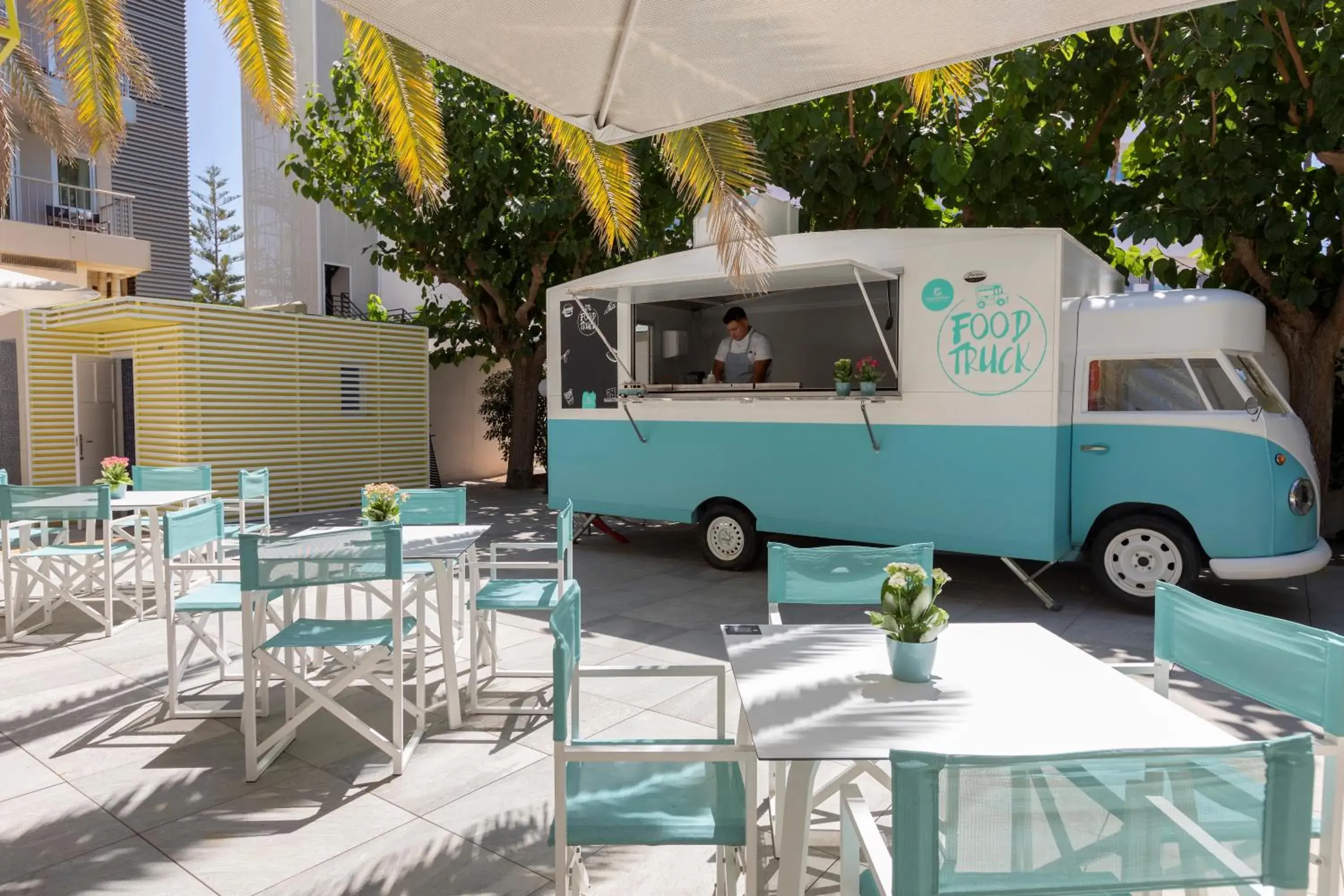 Restaurant/places to eat in Bordoy Cosmopolitan Restaurant/places to eat in Bordoy Cosmopolitan