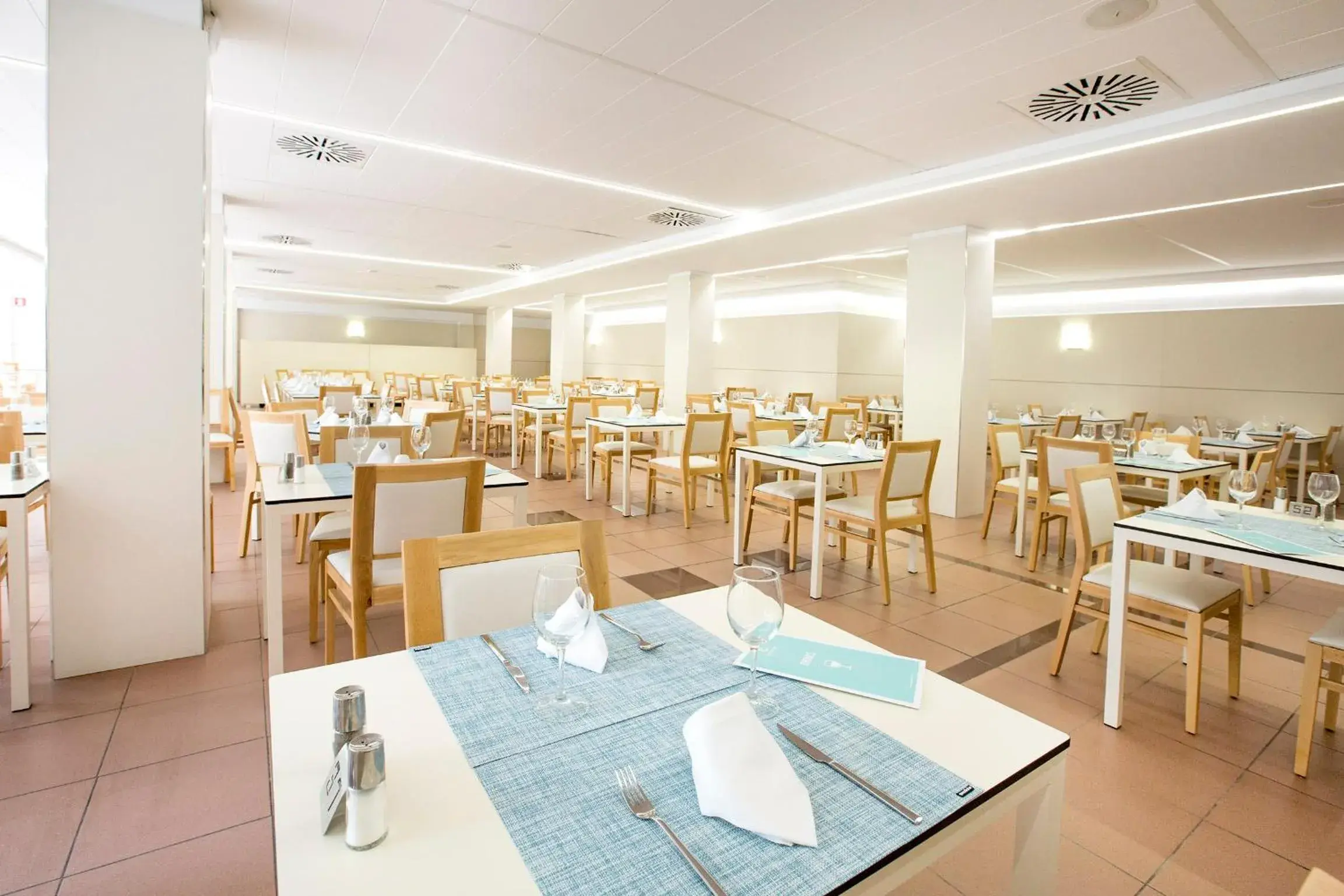 Restaurant/places to eat in Bordoy Cosmopolitan Restaurant/places to eat in Bordoy Cosmopolitan