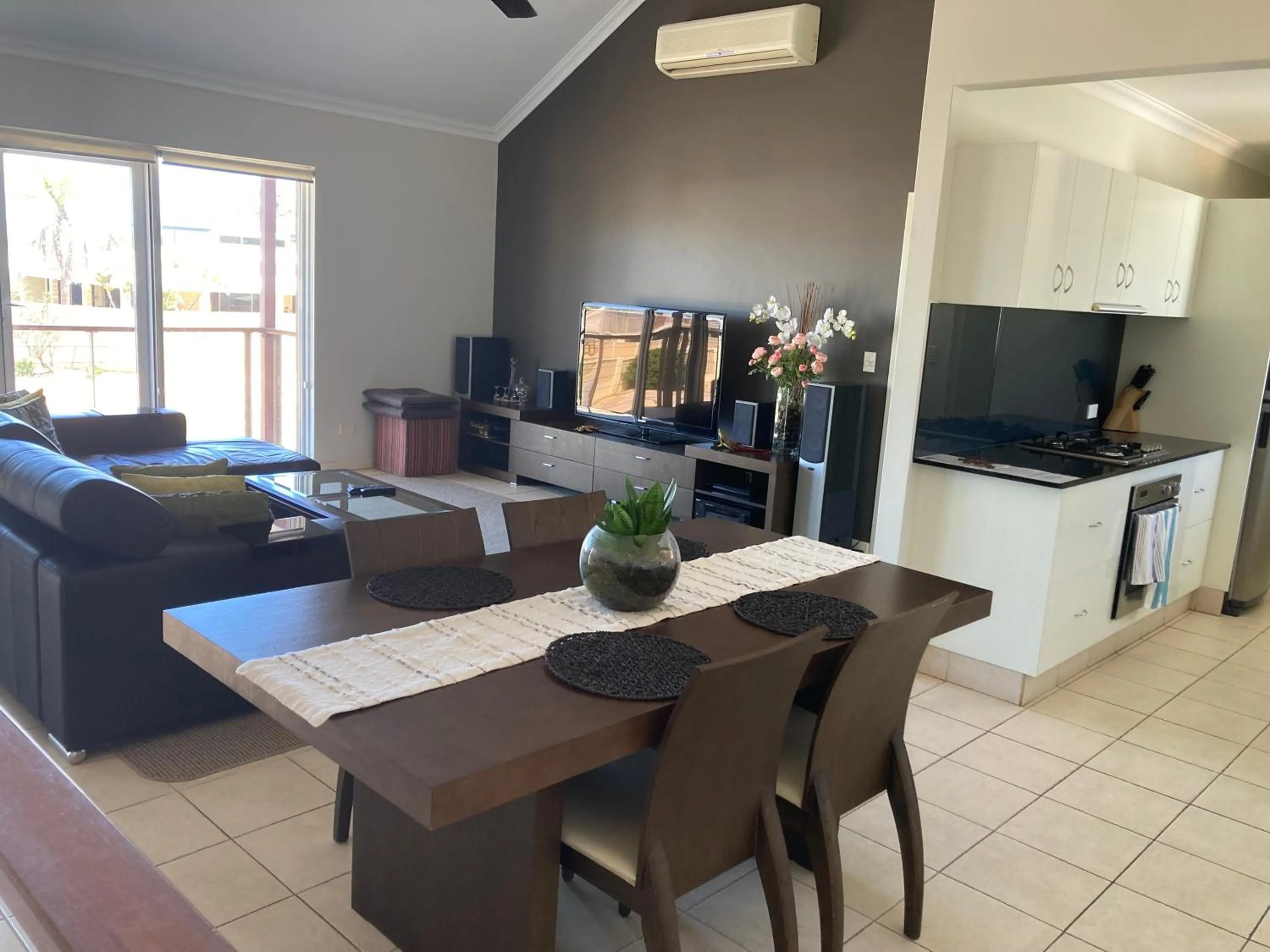 Dining area in Gecko Lodge Kalbarri