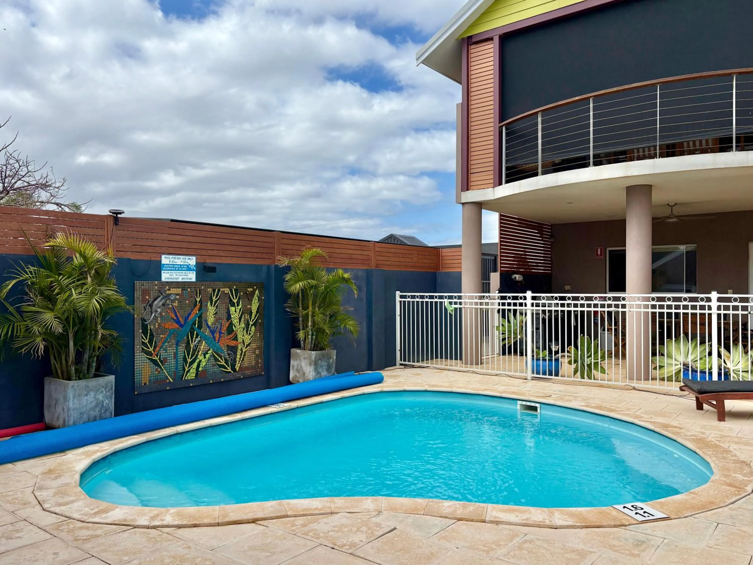 Swimming pool in Gecko Lodge Kalbarri