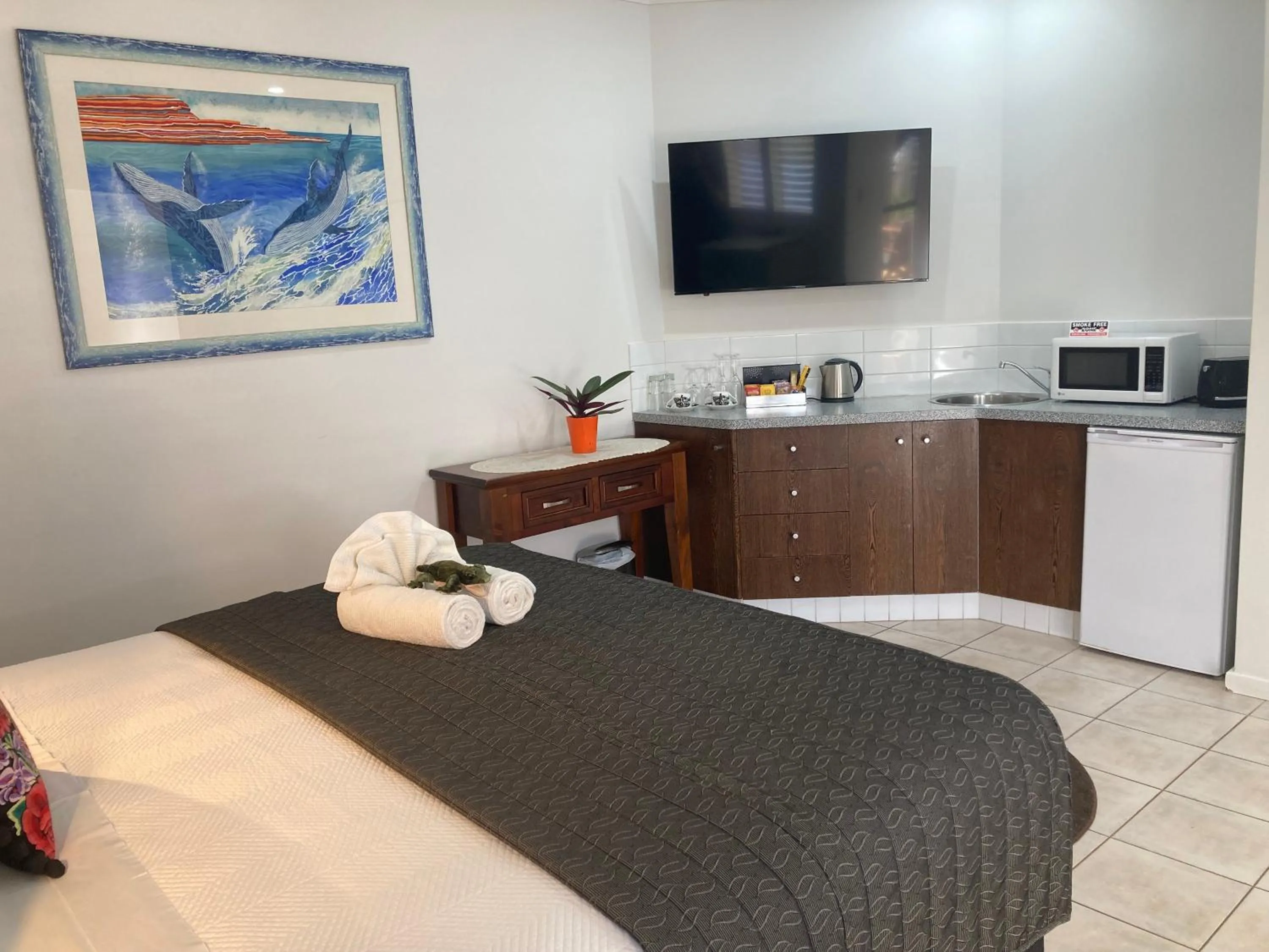 Bed in Gecko Lodge Kalbarri