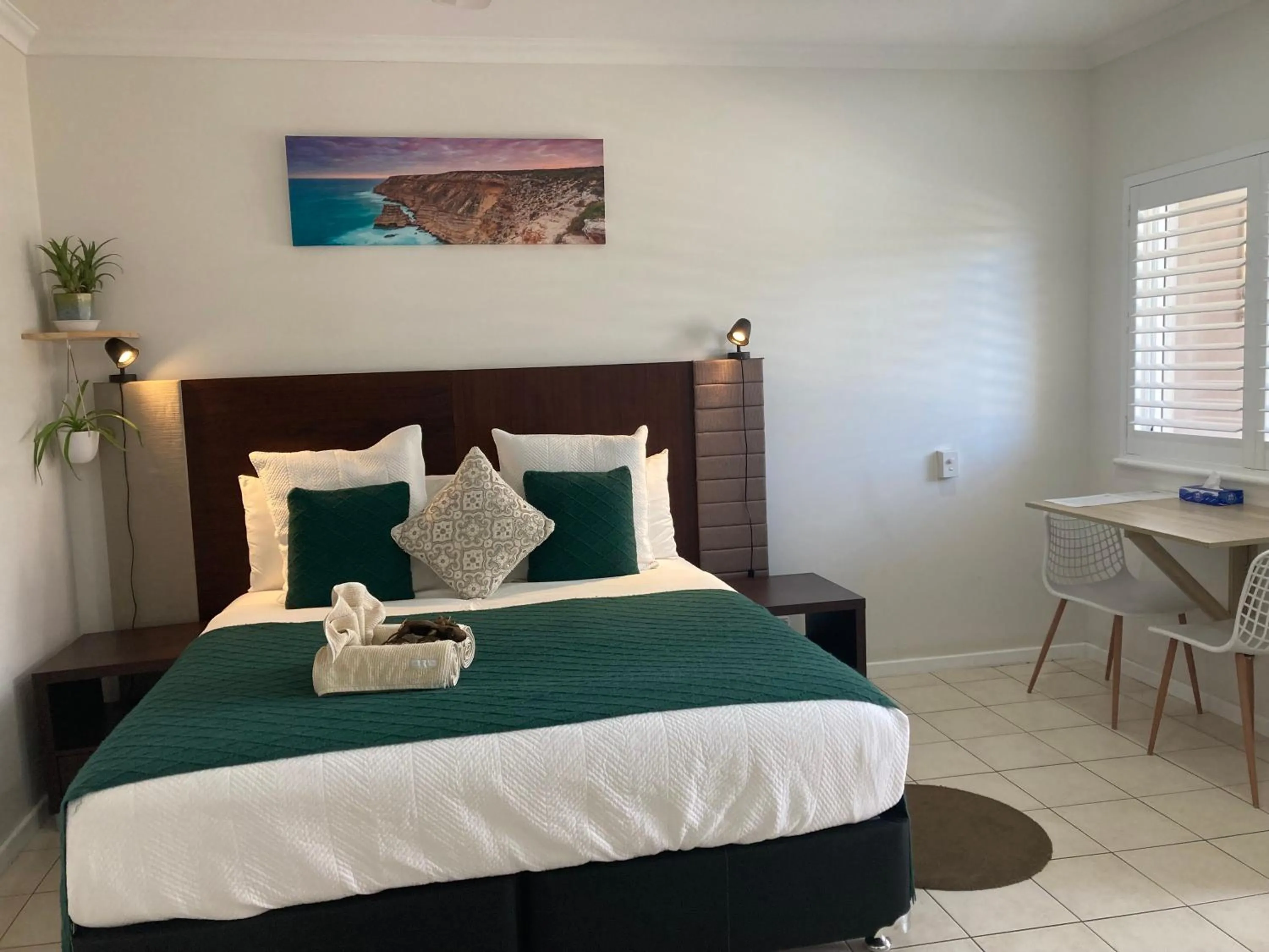 Bedroom, Bed in Gecko Lodge Kalbarri