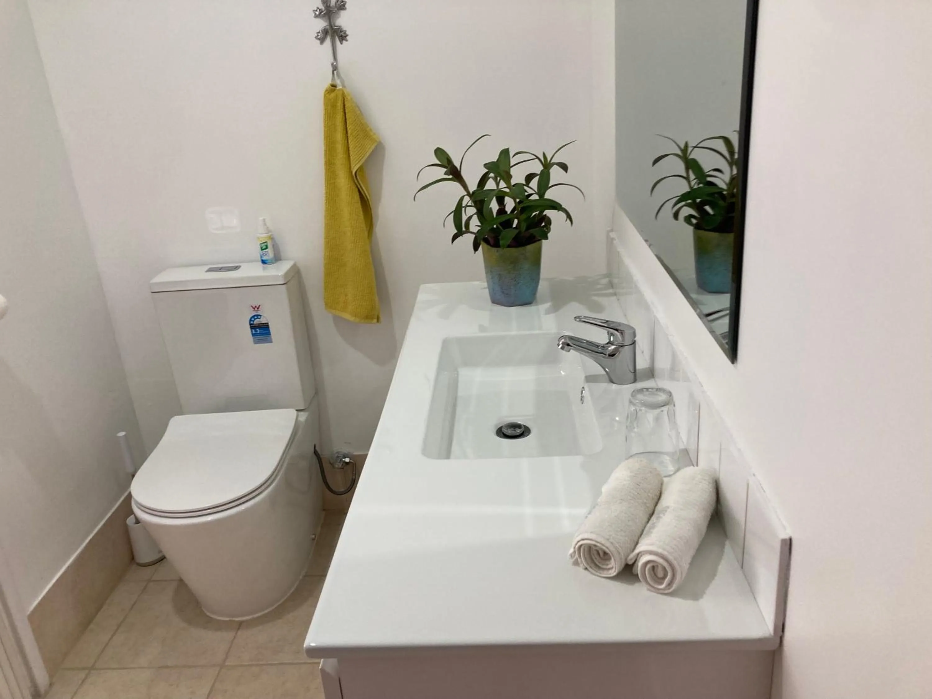 Toilet in Gecko Lodge Kalbarri