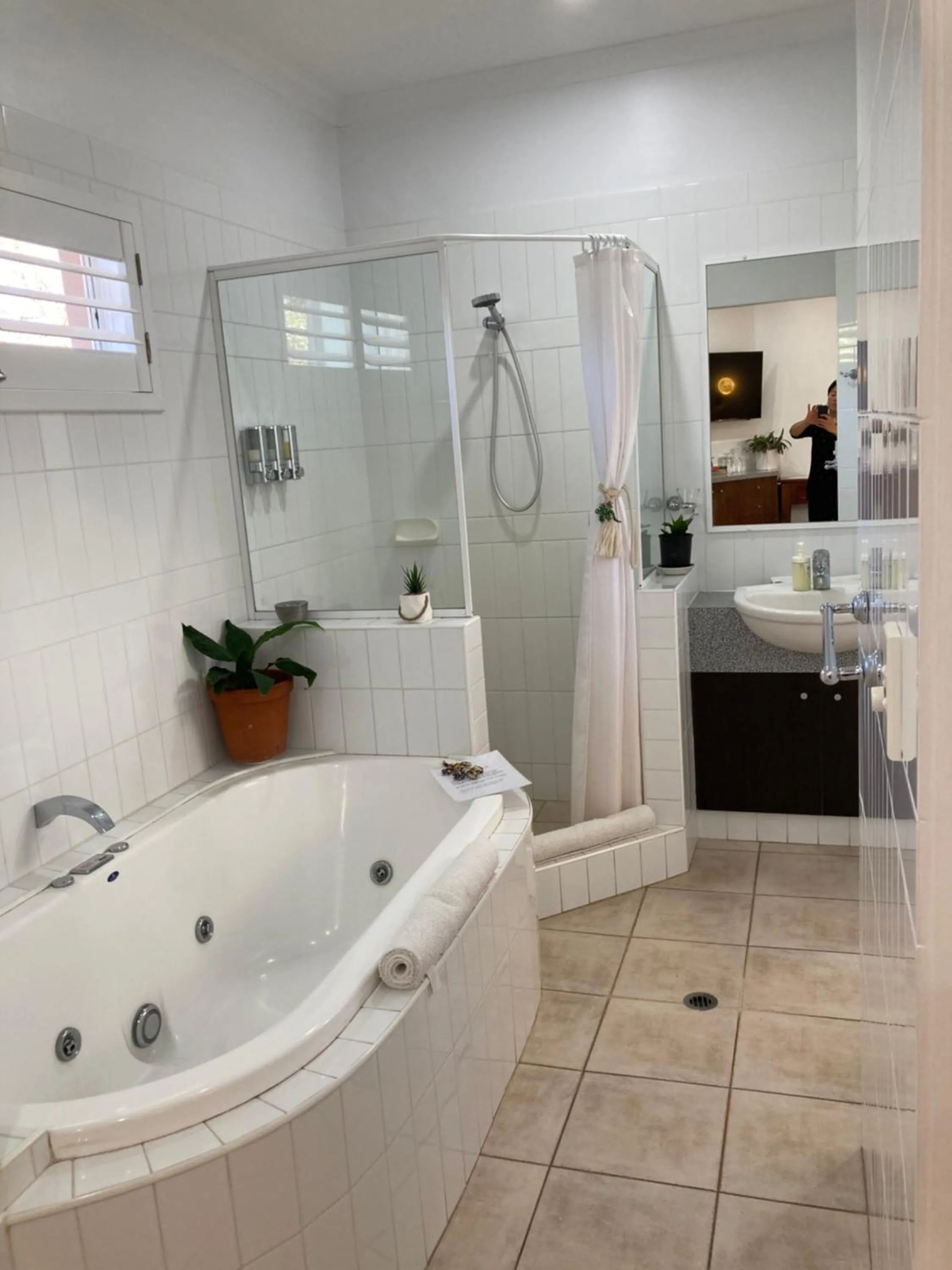 Bath in Gecko Lodge Kalbarri